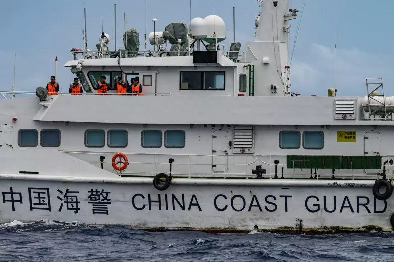 これは終わりの始まりです - Pagina 9 China-coast-guard-sails-near-sabina-shoal