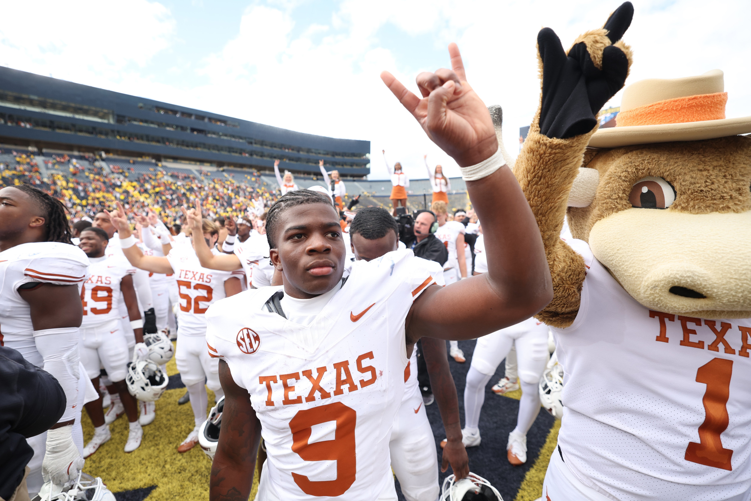 Texas Football Players Completely Disrespect Michigan Logo Following Blowout Win