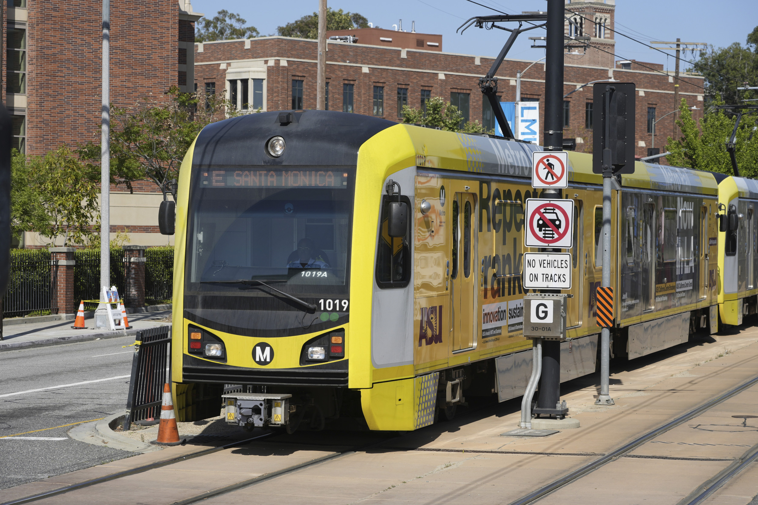 Los Angeles Rail Project Gets Almost $900 Million Boost