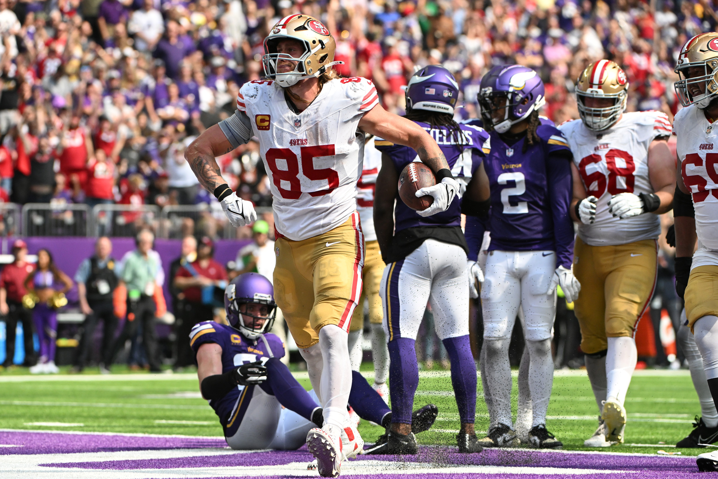 49ers star George Kittle is taken to the locker room for an infusion