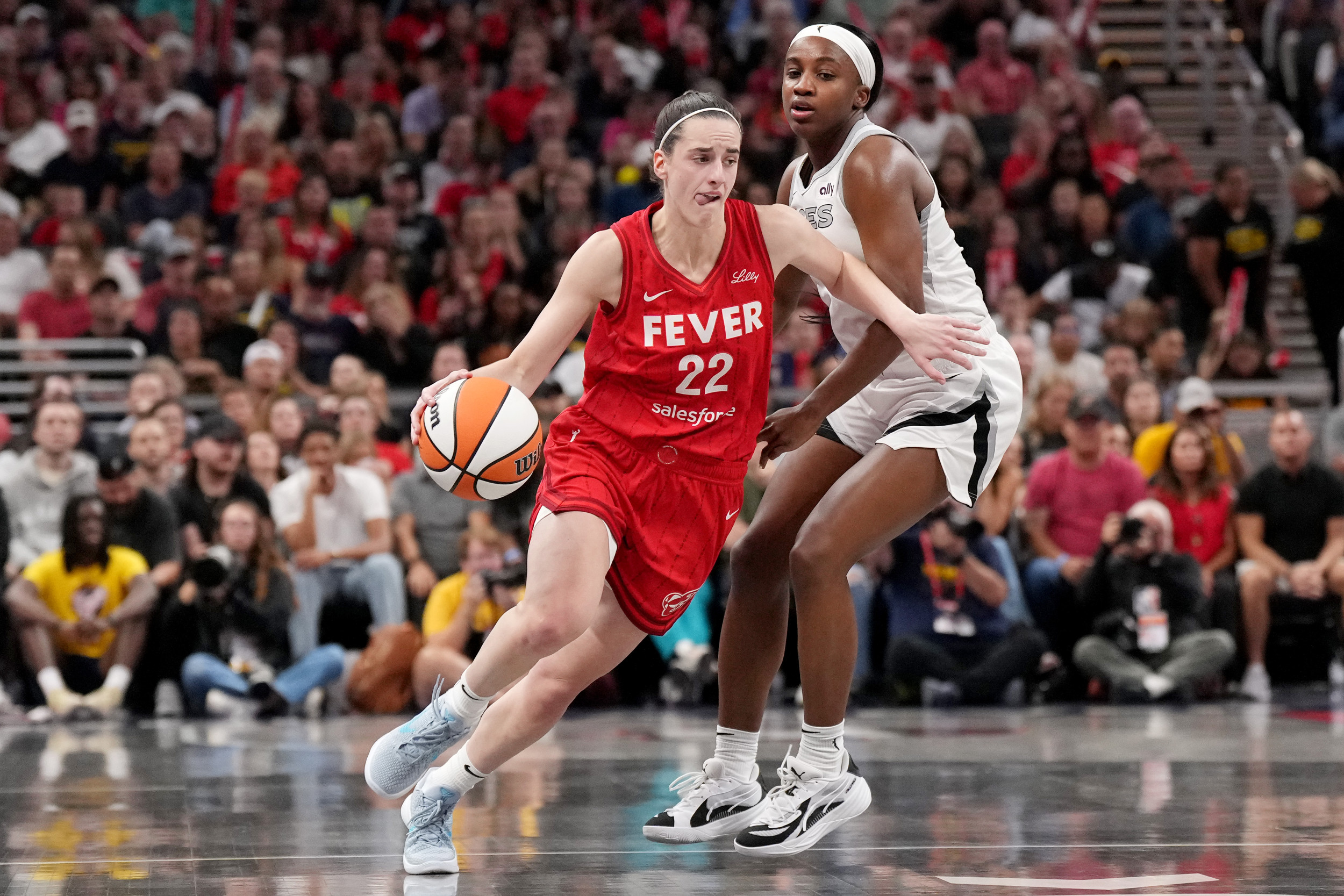 Caitlin Clark Breaks Scoring Record for WNBA Rookies