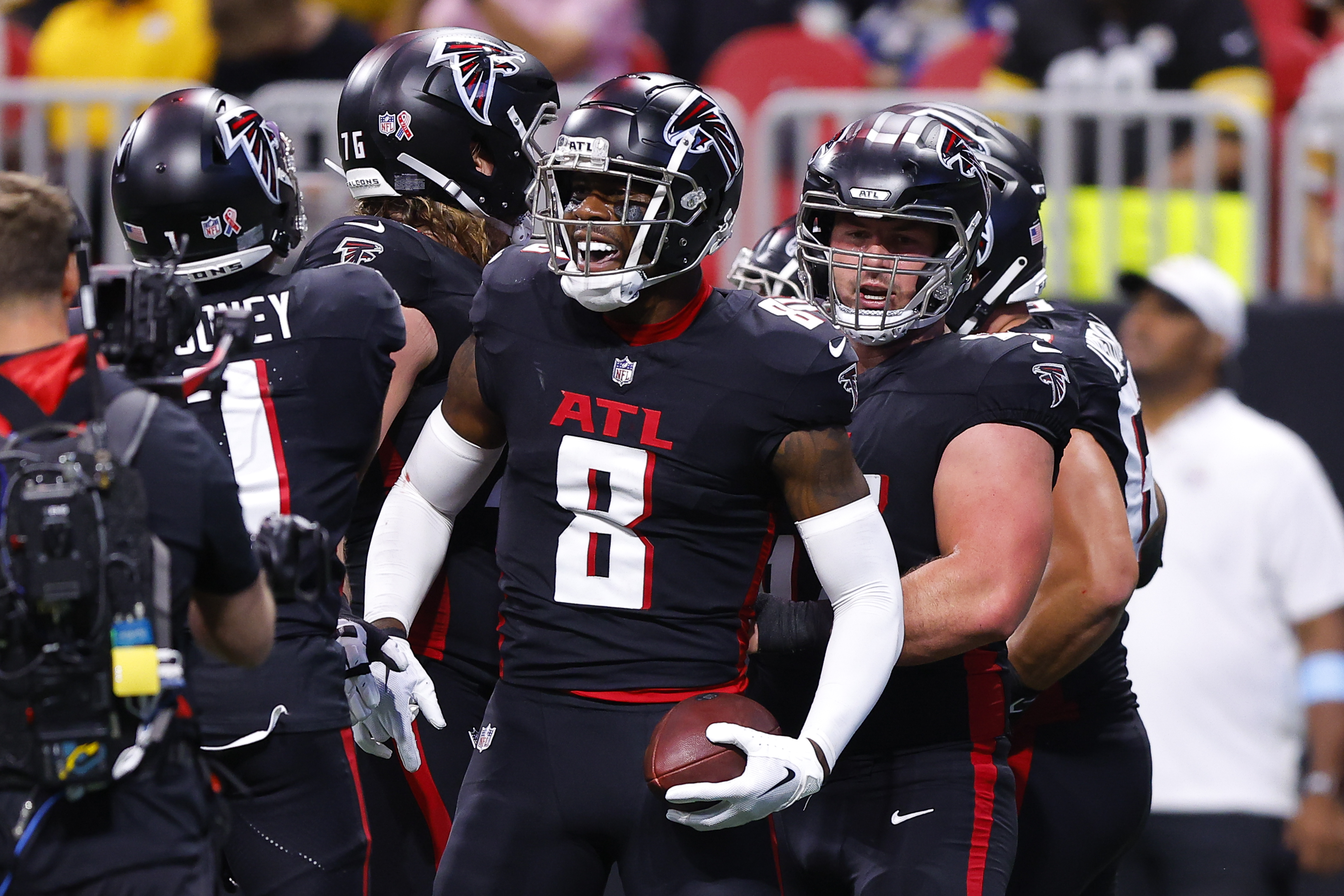 Atlanta Falcons Could Trade Struggling Star TE Kyle Pitts to Division Rival