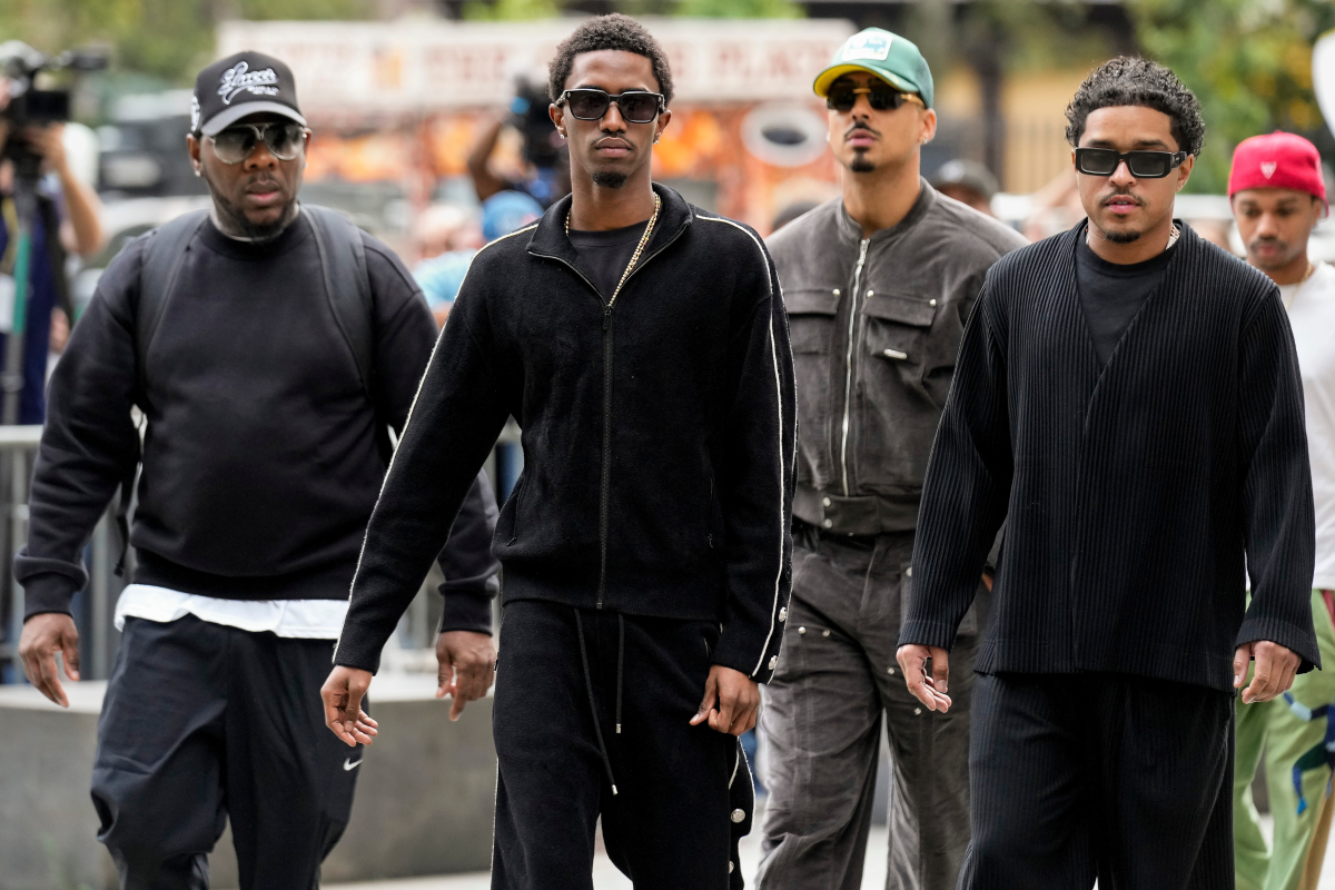 Sean 'Diddy' Combs Sons Arrive to Courthouse