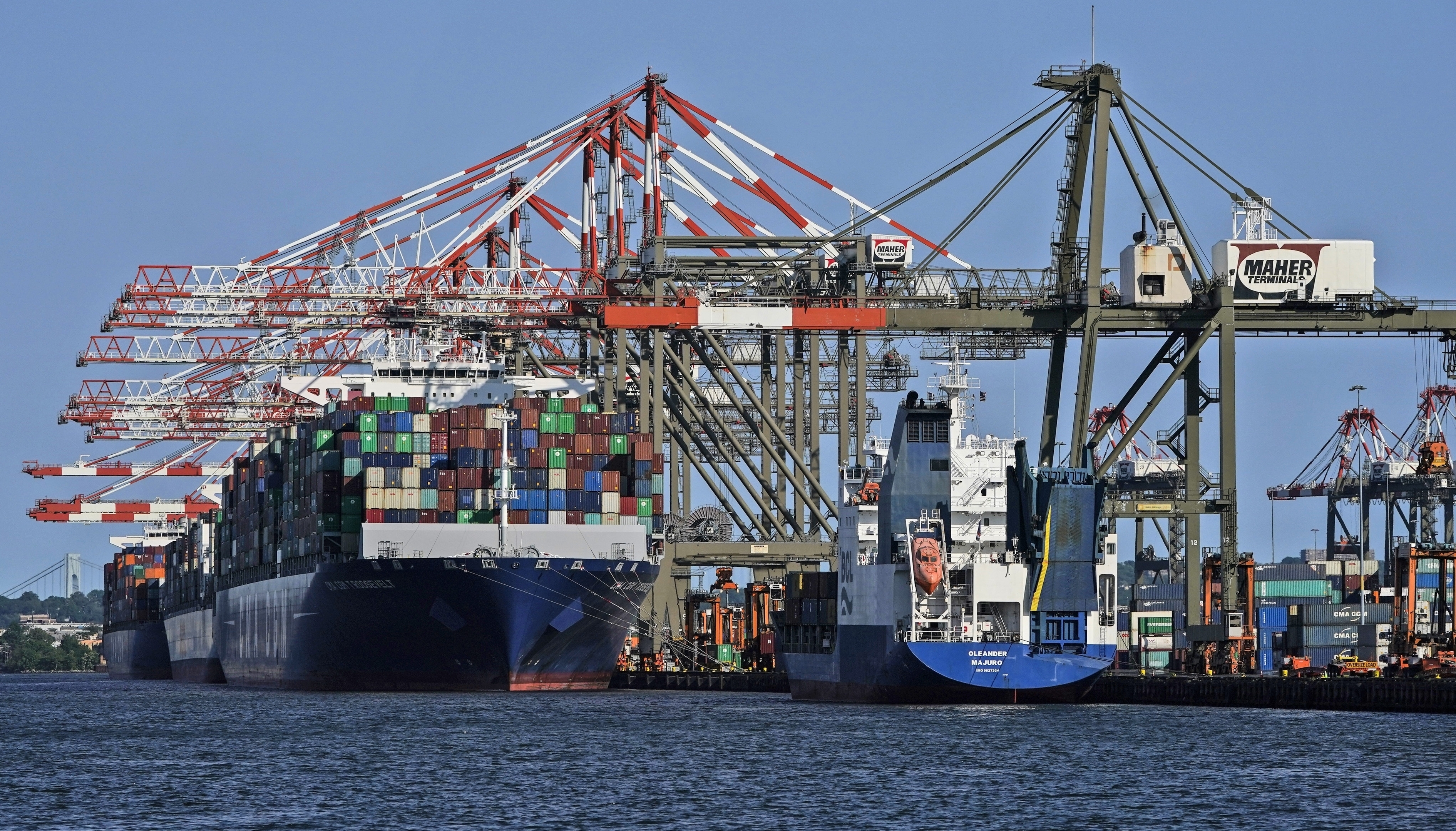 Port Strikes Could Halve U.S. Cargo