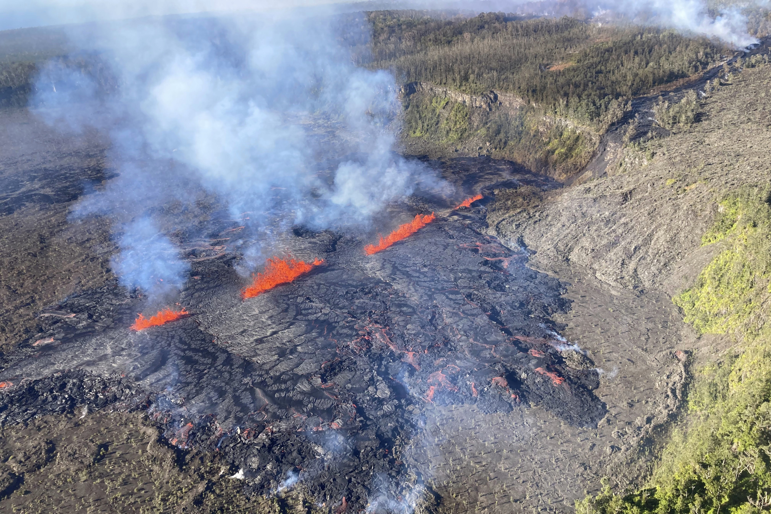 Kilauea Volcano Erupts Again in Hawaii Park, Gas Alert Issued