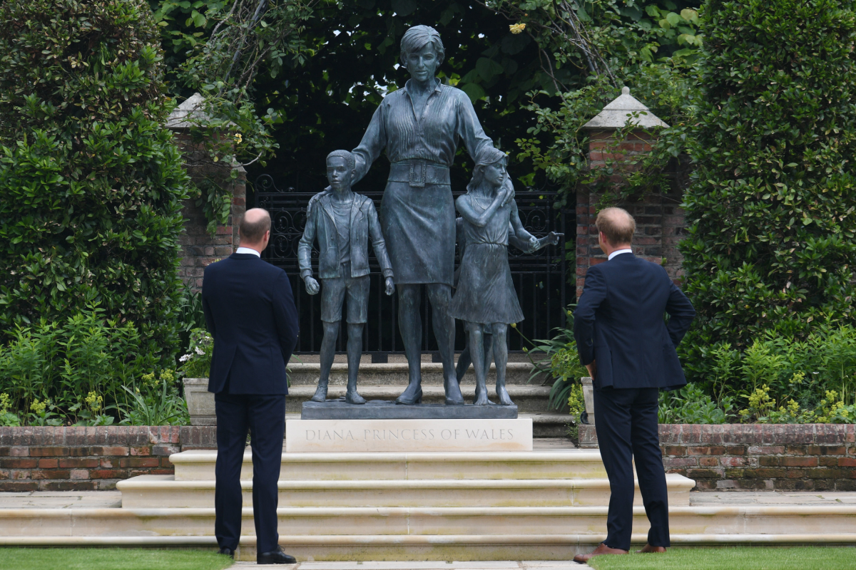 Prince William and Prince Harry, Diana Statue