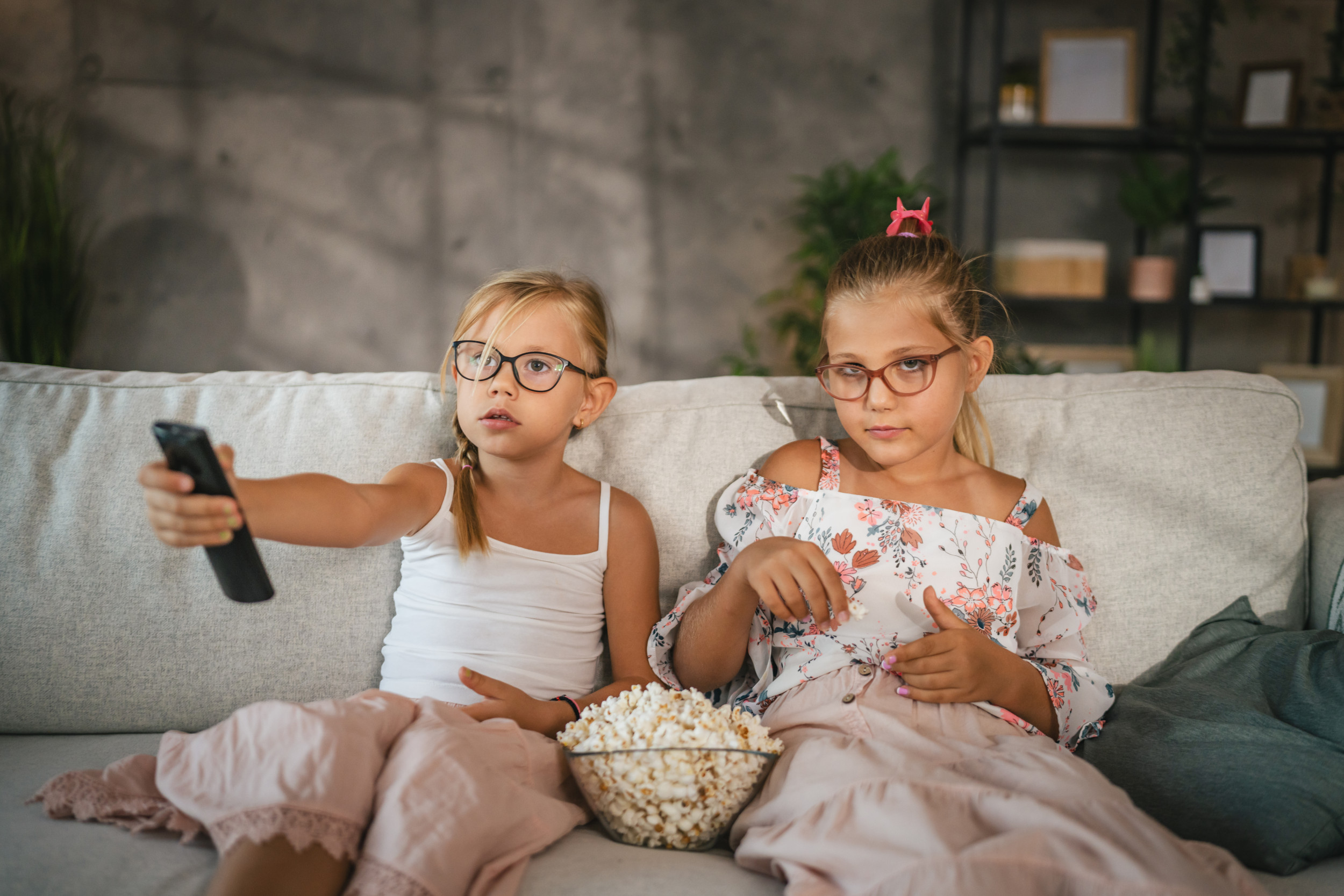 Dad Shows Ads During Kids’ Movie Night, Can’t Believe Their Reaction!