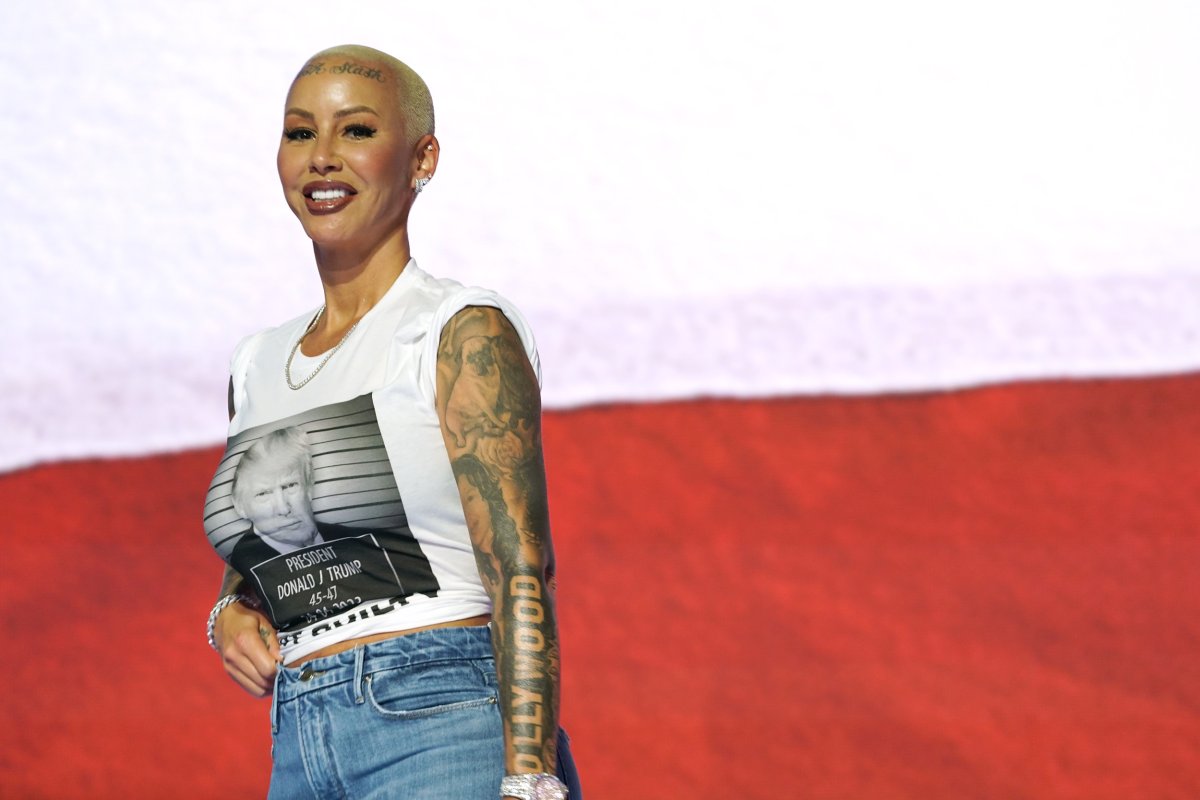 Amber Rose defends Trump's pet eating comments