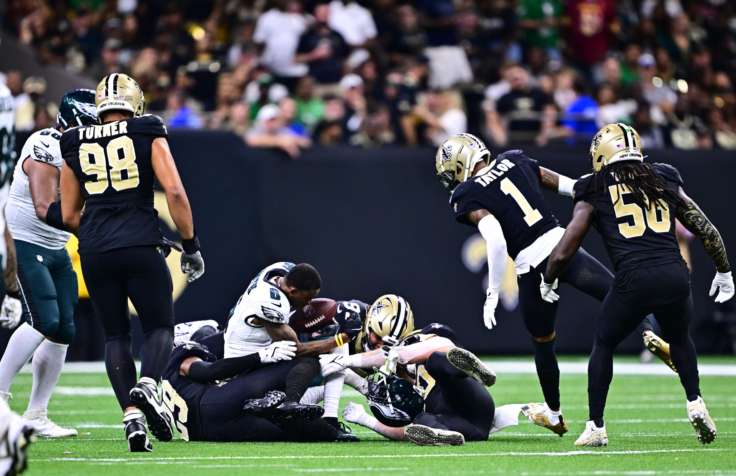 Eagles defender criticizes Saints for ‘dirty’ hit that led to WR DeVonta Smith’s concussion