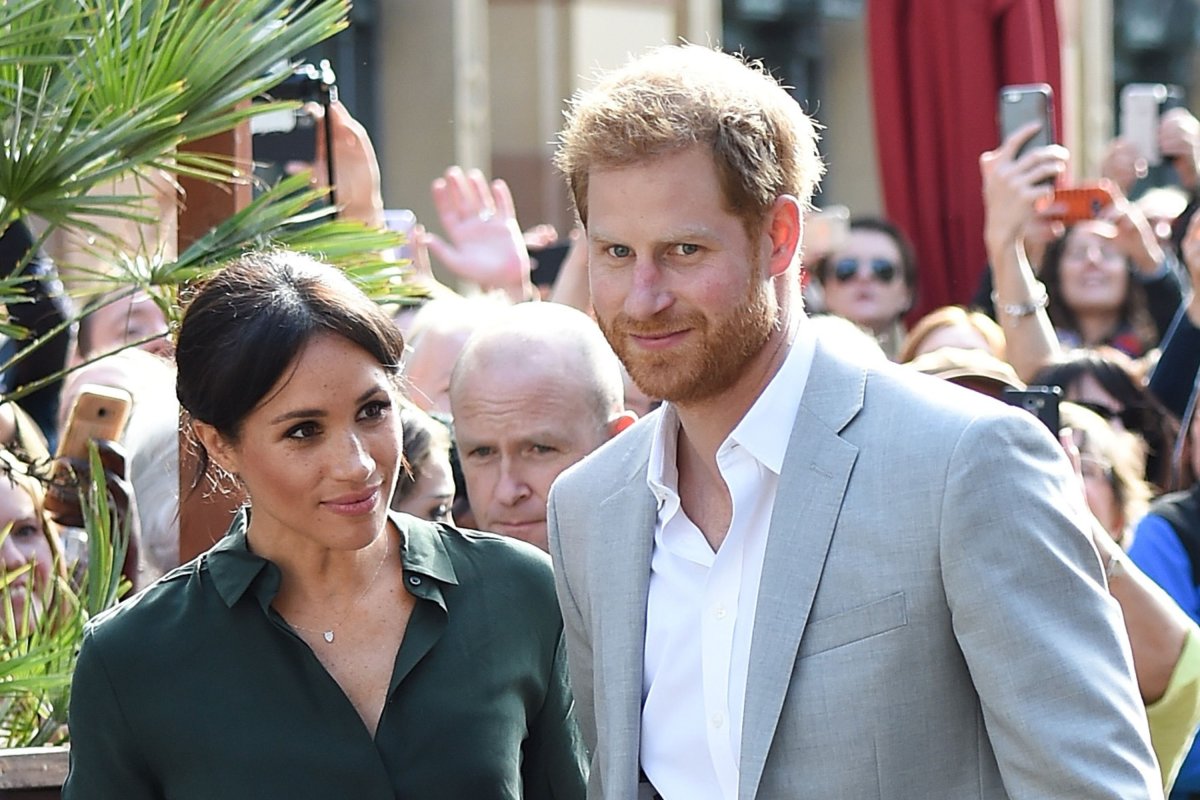 Prince Harry and Meghan Crowds Go Viral After William Mocked