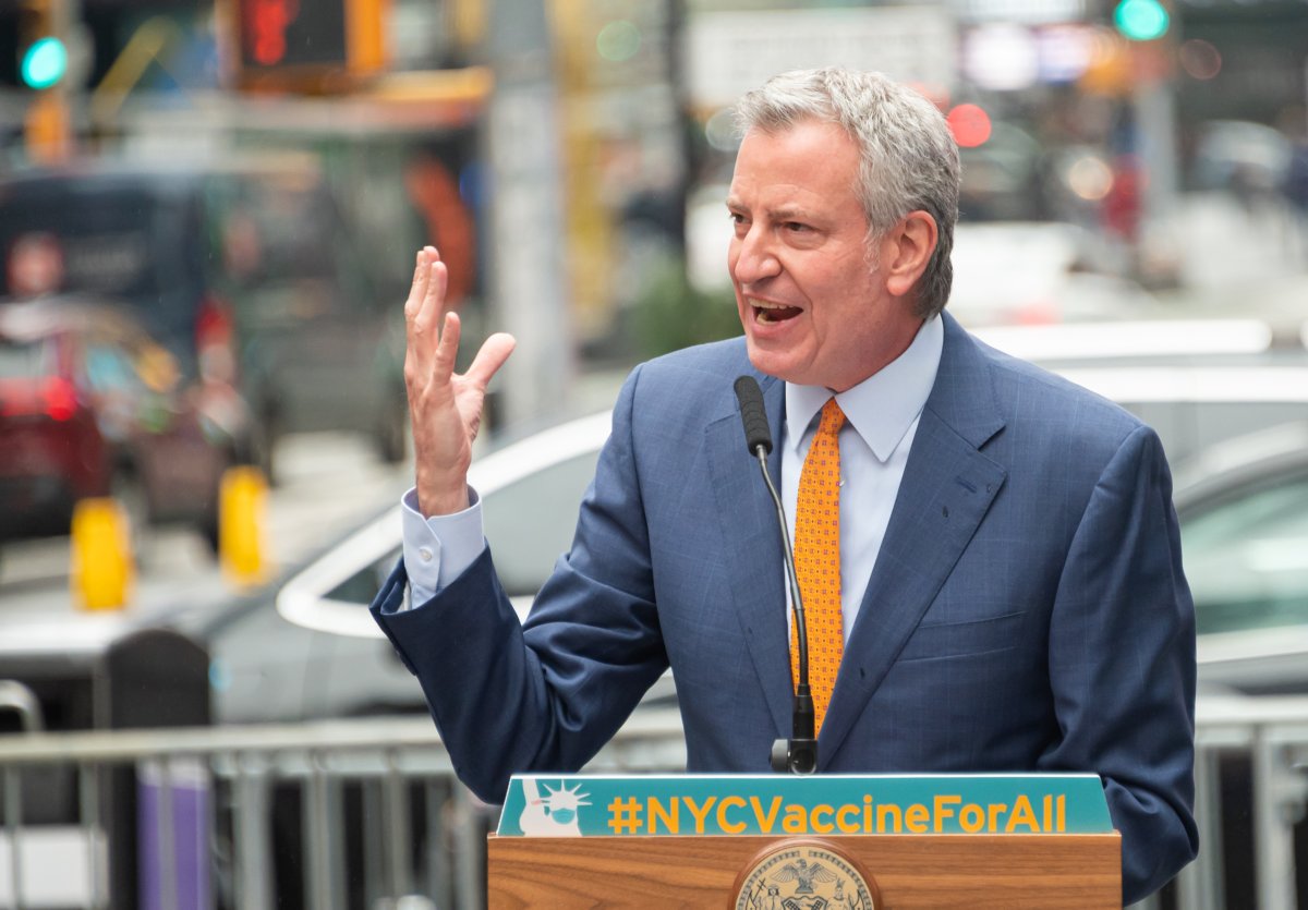 Bill de Blasio opening vaccine clinic 2021