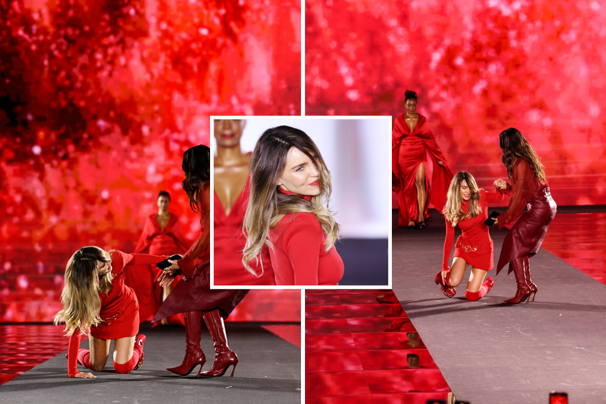 Belinda falling at Paris fashion show