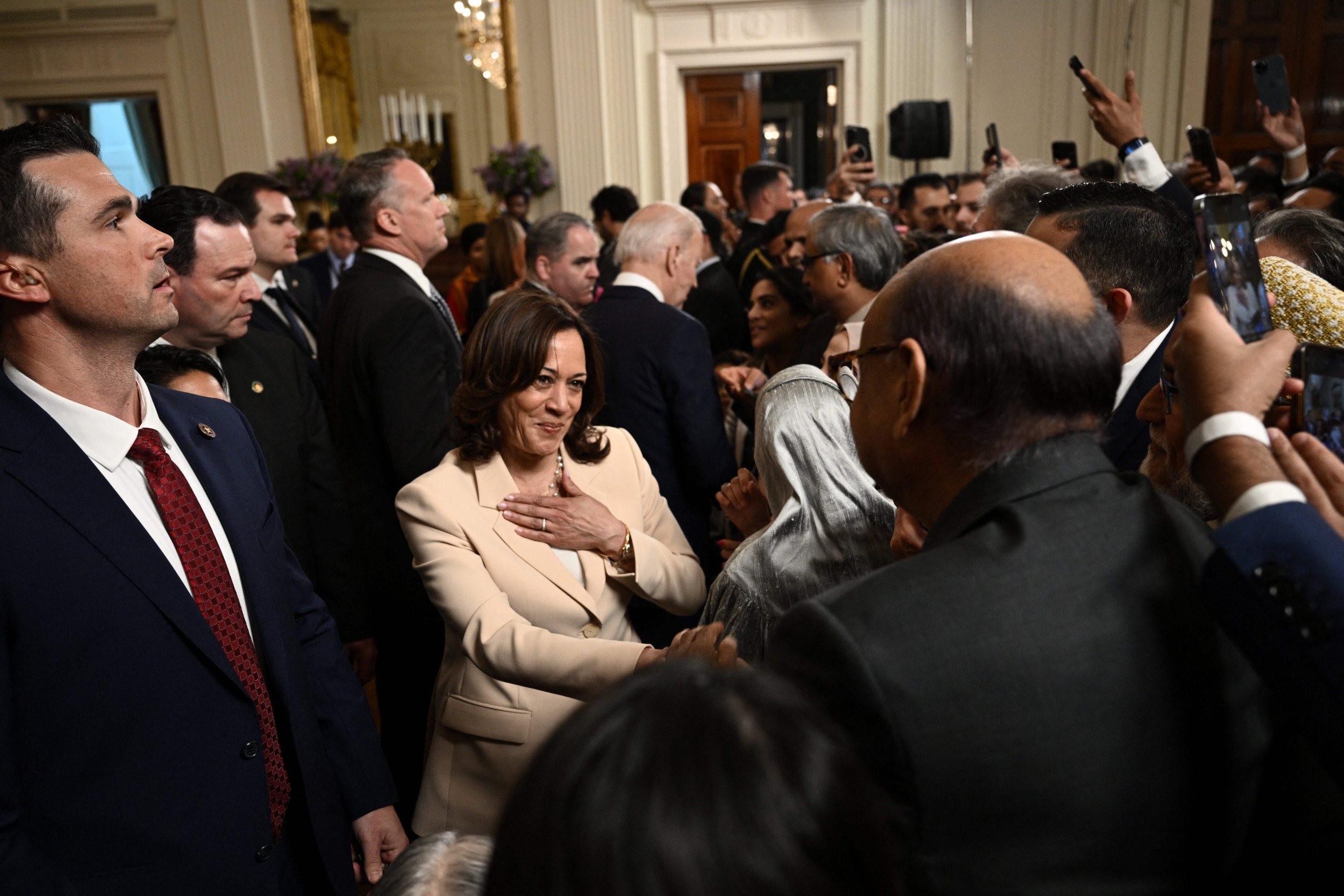 Top Muslim-Voter Organization Endorses Harris as Middle East Crisis Deepens
