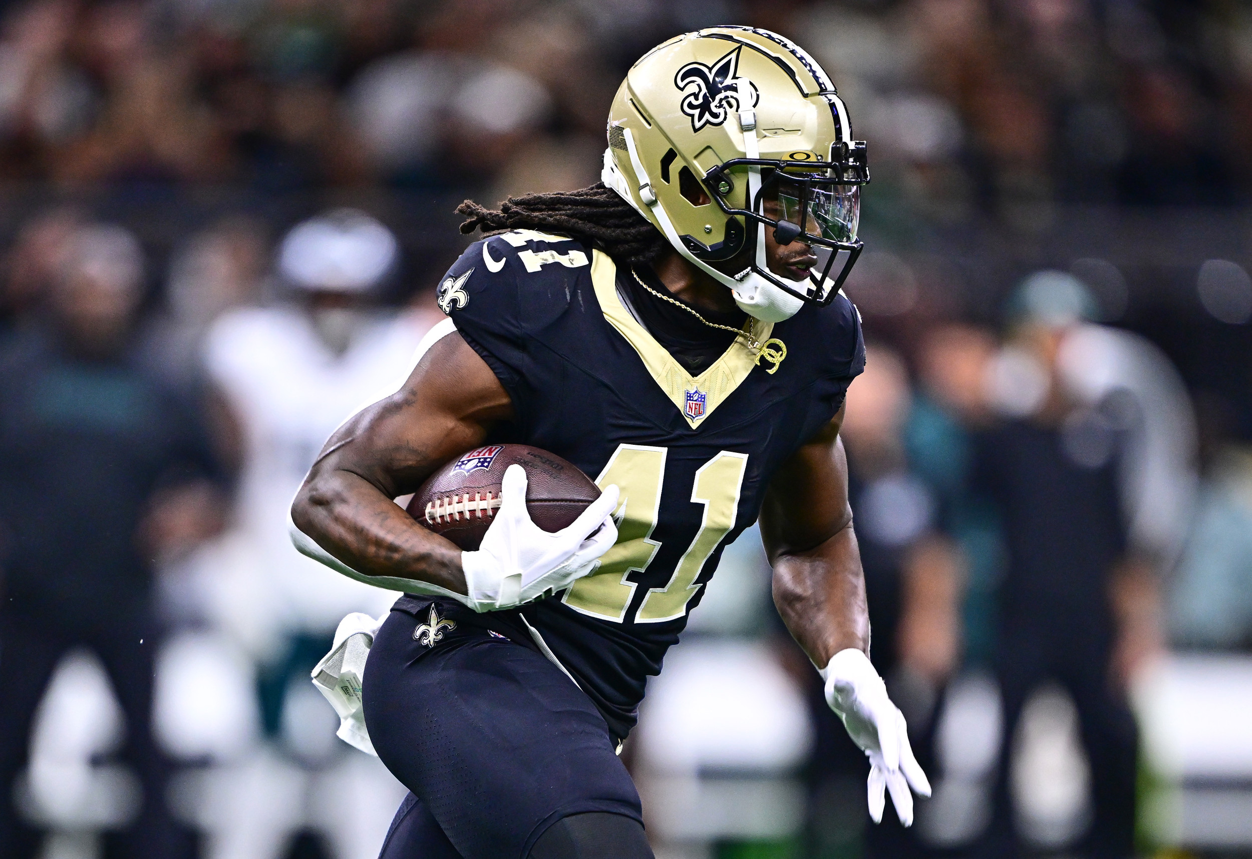 Saints Star RB Alvin Kamara Misses Practice With 2 Injuries - Newsweek