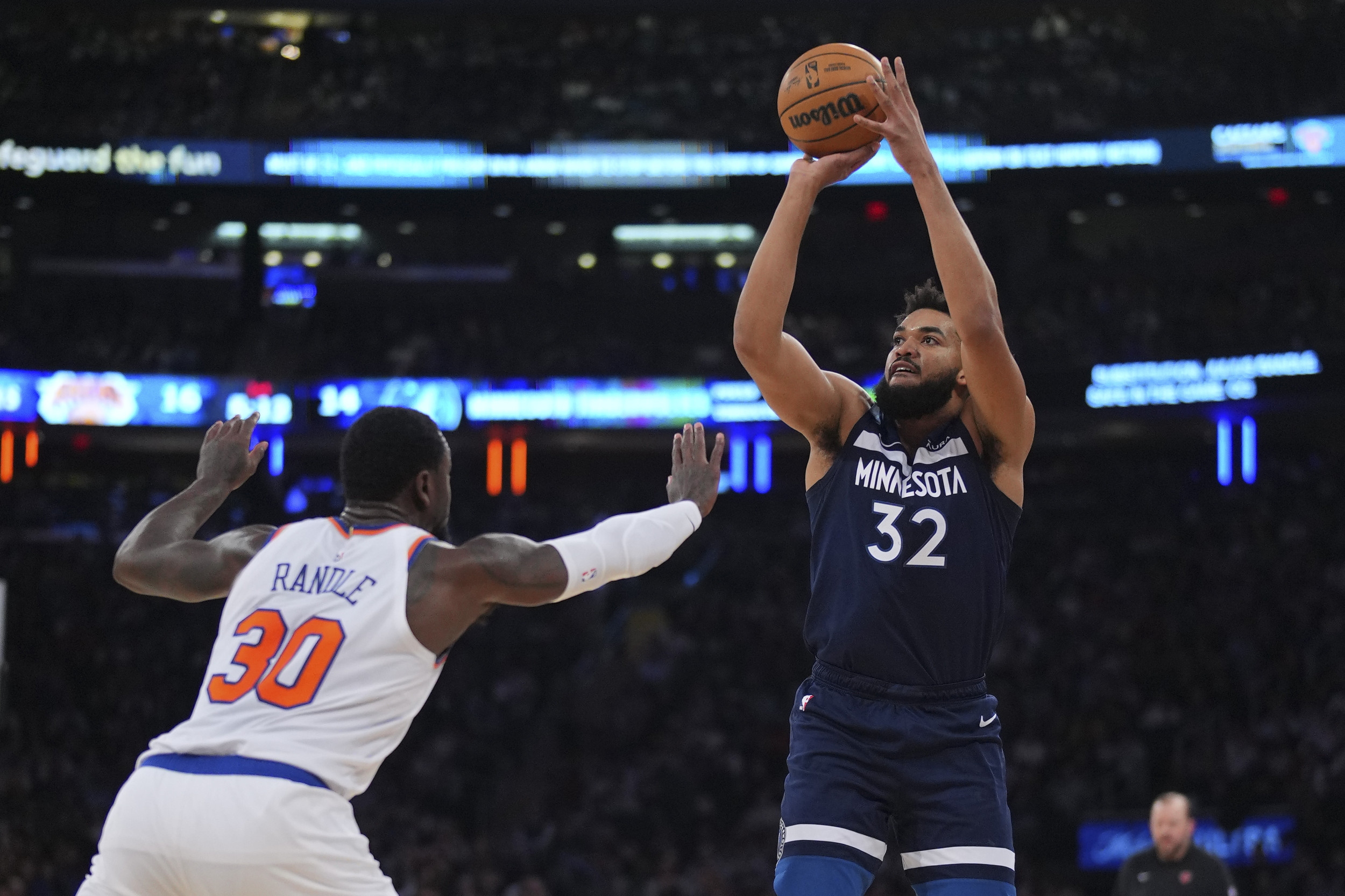 Knicks trade for Karl-Anthony Towns in shocking blockbuster deal: report