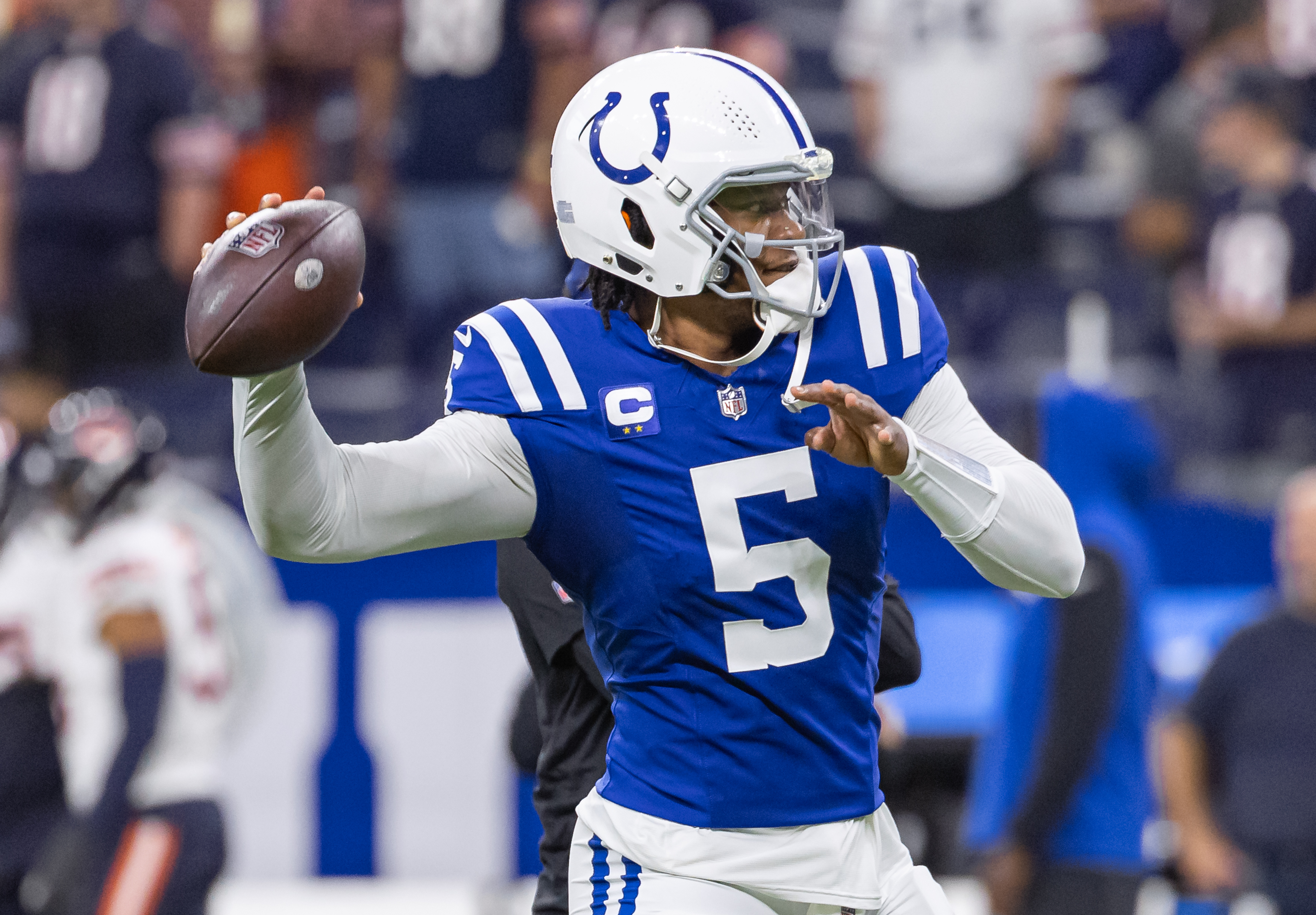 Colts QB Anthony Richardson Heads to Locker Room After Suffering Apparent Injury