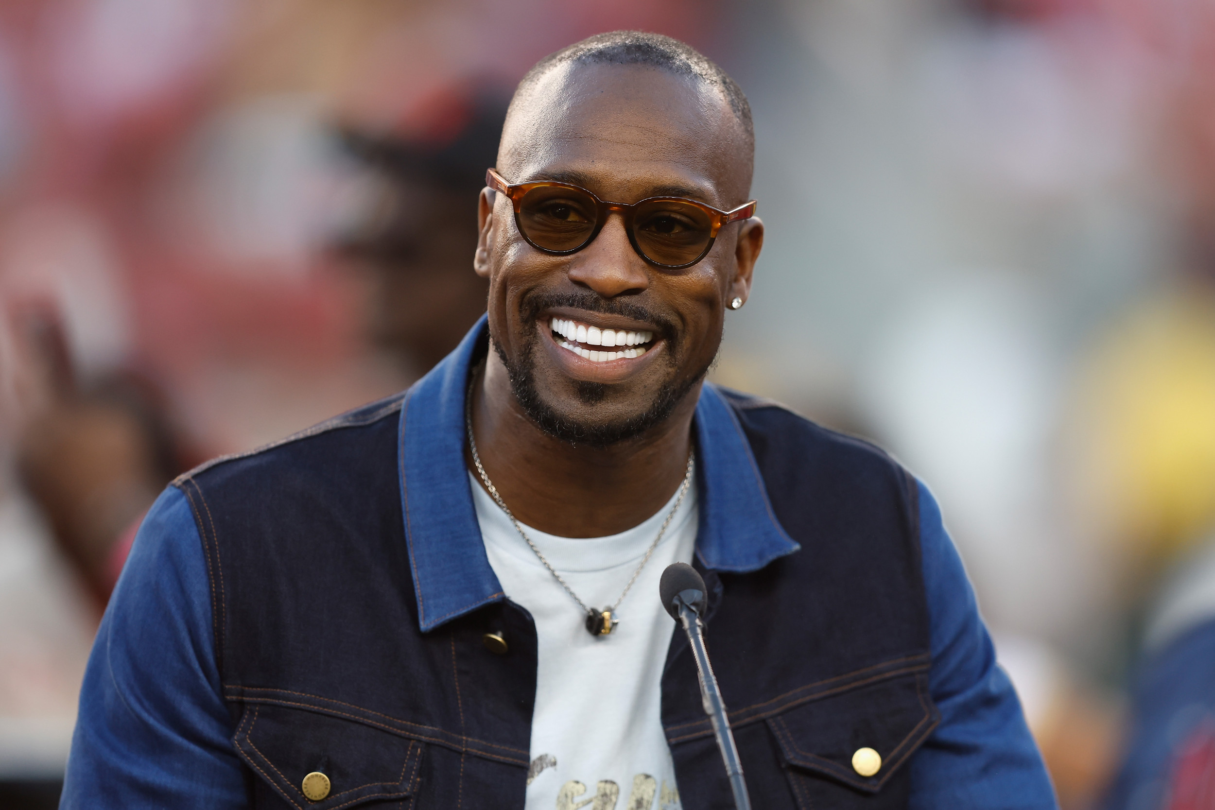 Vernon Davis Shares Key Secrets for 49ers to Secure Super Bowl Victory