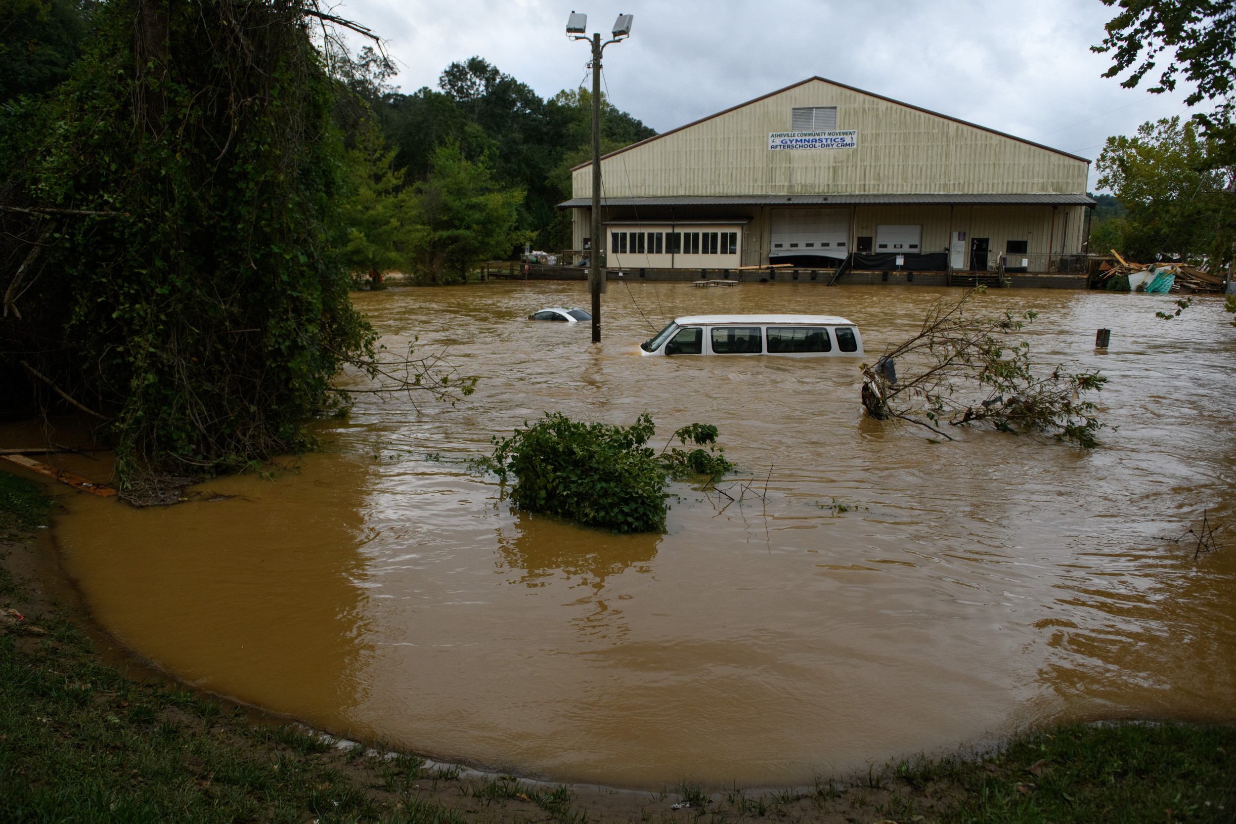 wedding-venue-accused-of-leaving-animals-to-drown-in-hurricane-helene