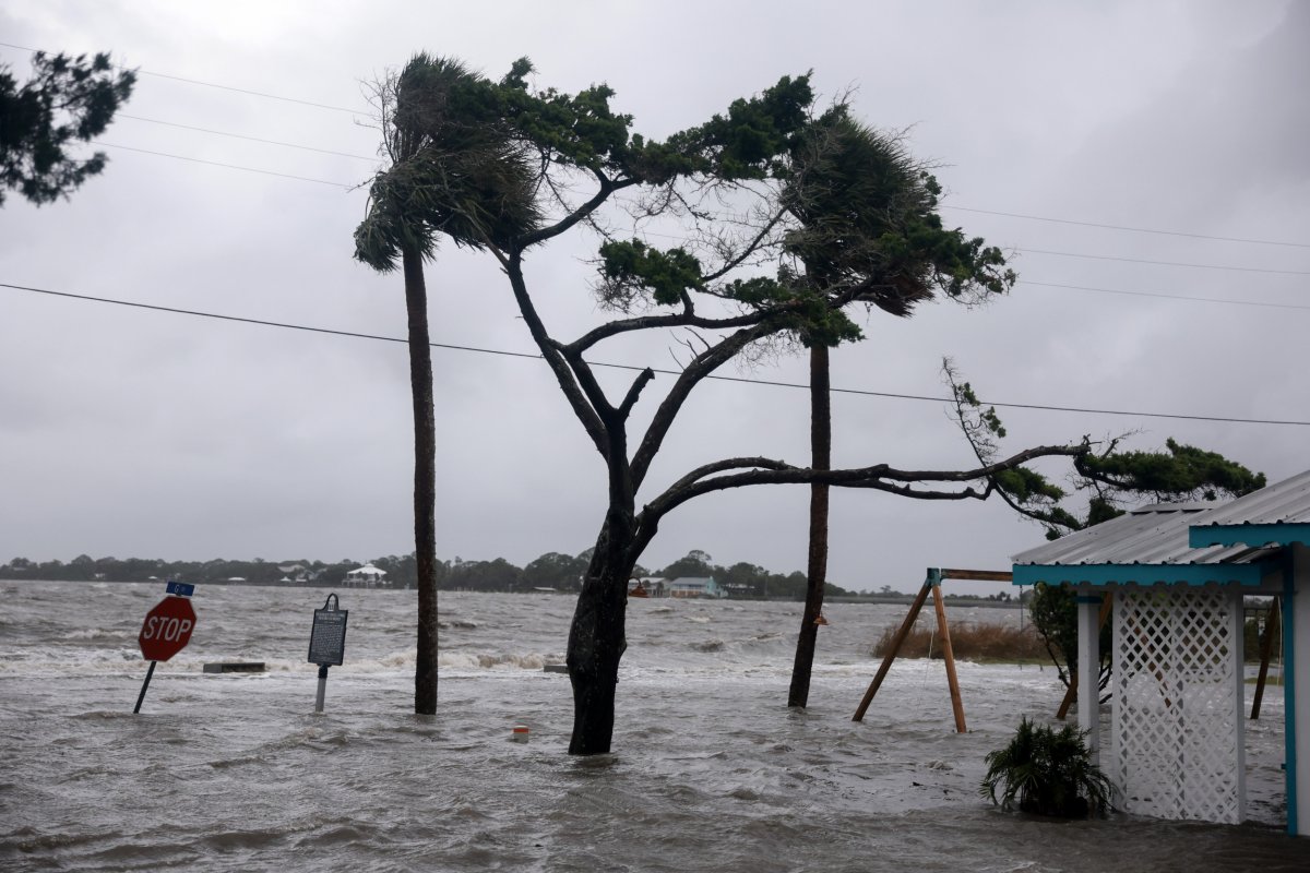 New storm brings rain after hurricane in Florida