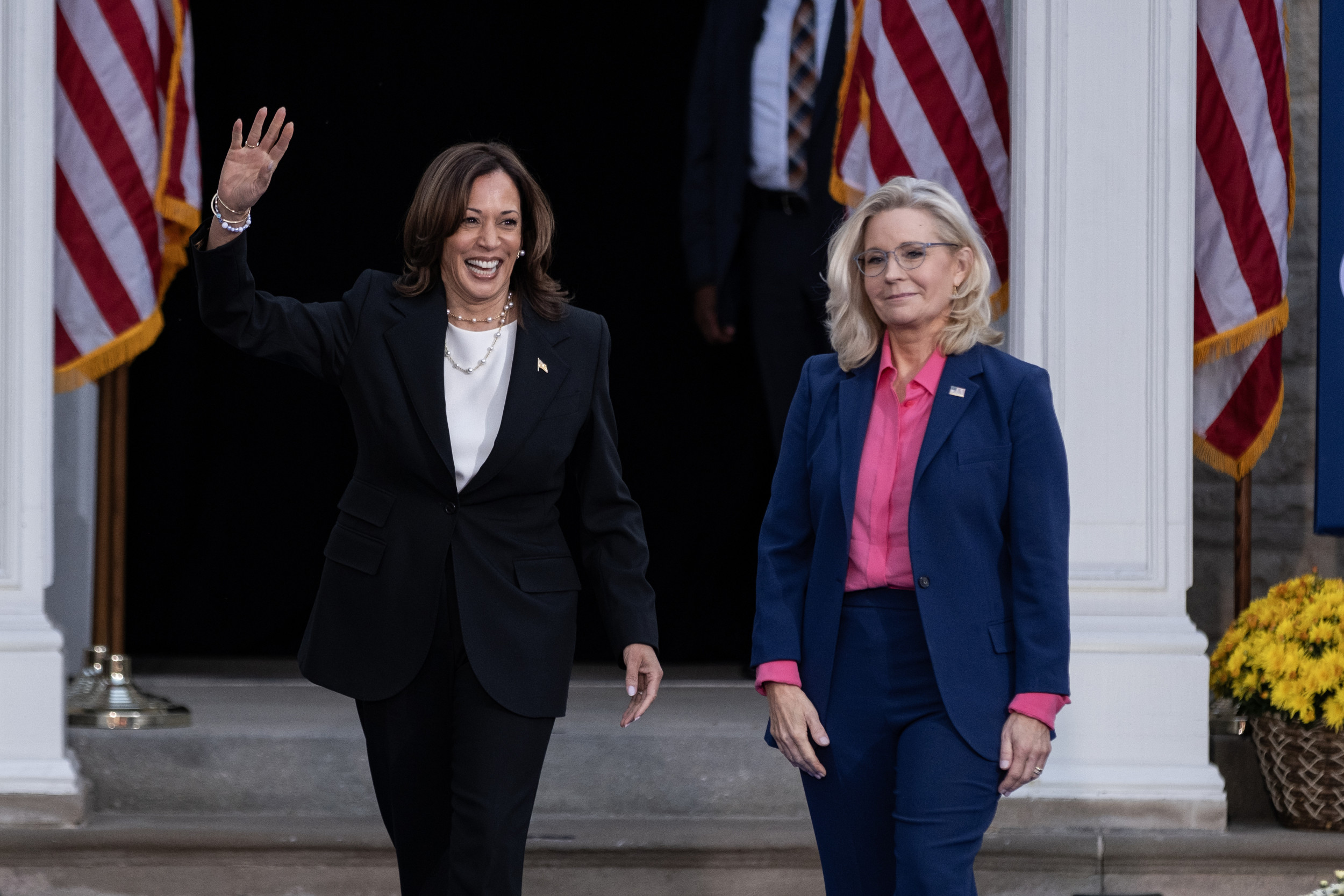 Trump hits back at Liz Cheney after spray-tan taunt at Kamala Harris event