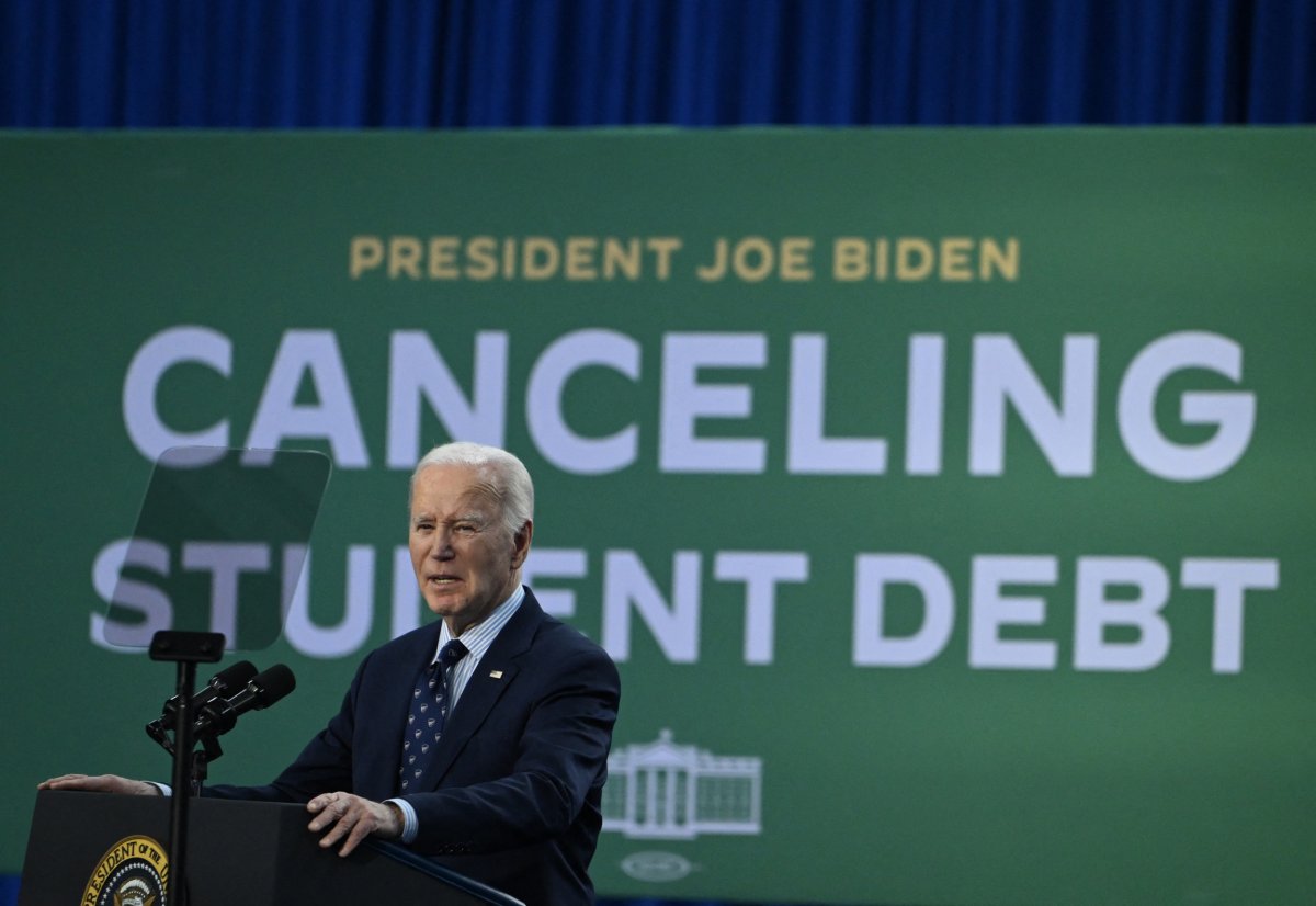 Missouri Judge Puts Biden's Student Loan Plan on Hold Again