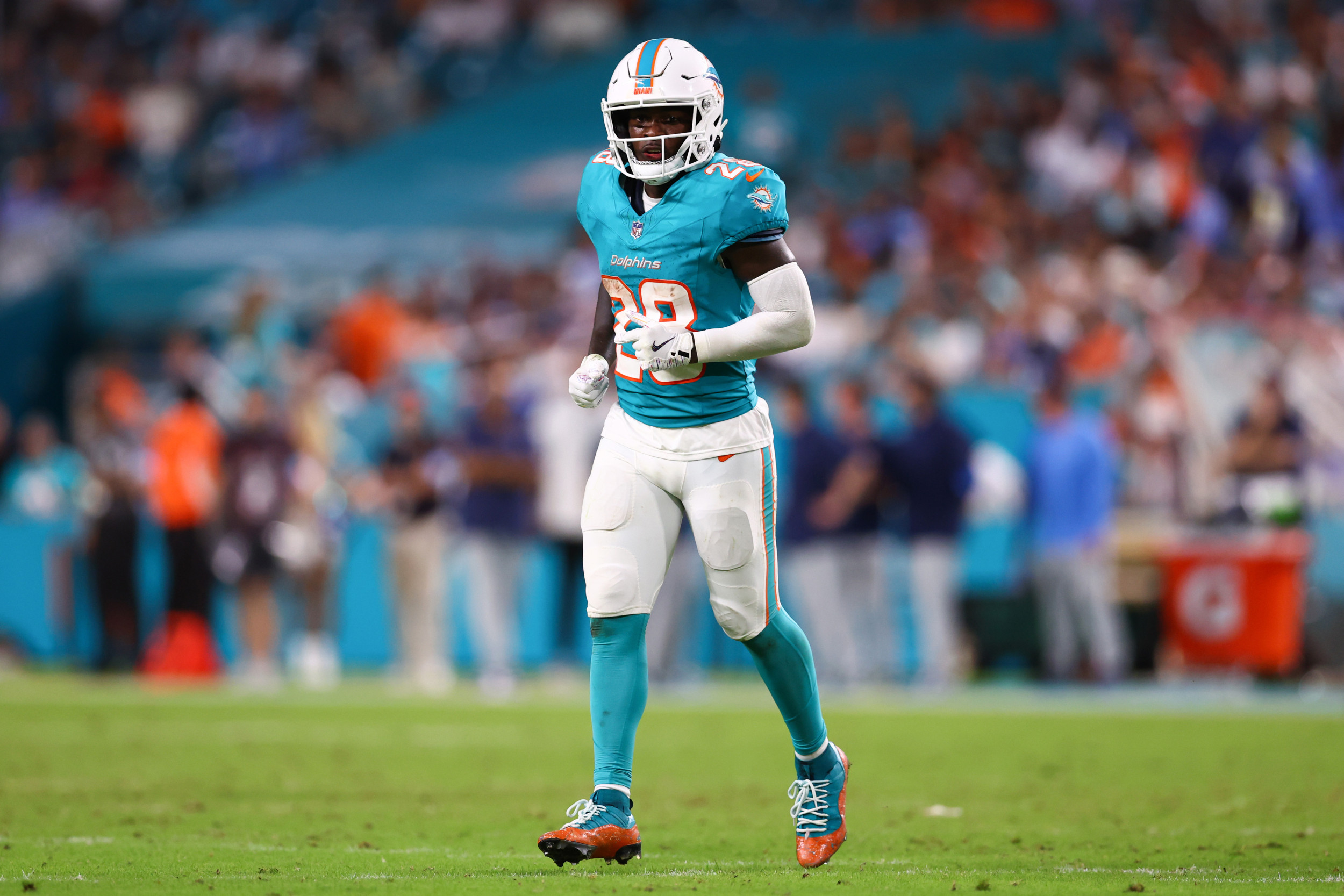 Dolphins RB De’Von Achane is out for the rest of the game after suffering a concussion