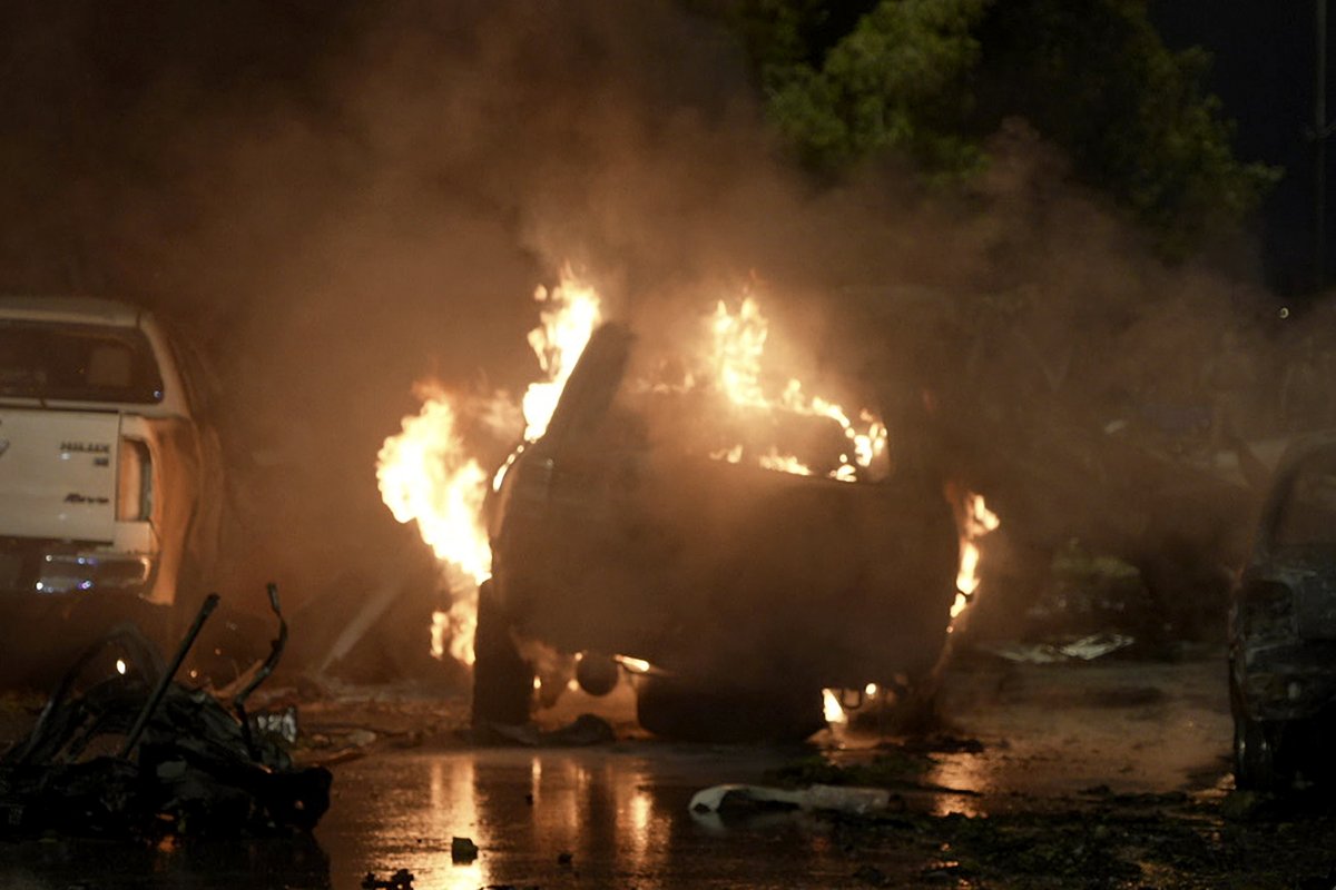 car explosion near Karachi airport