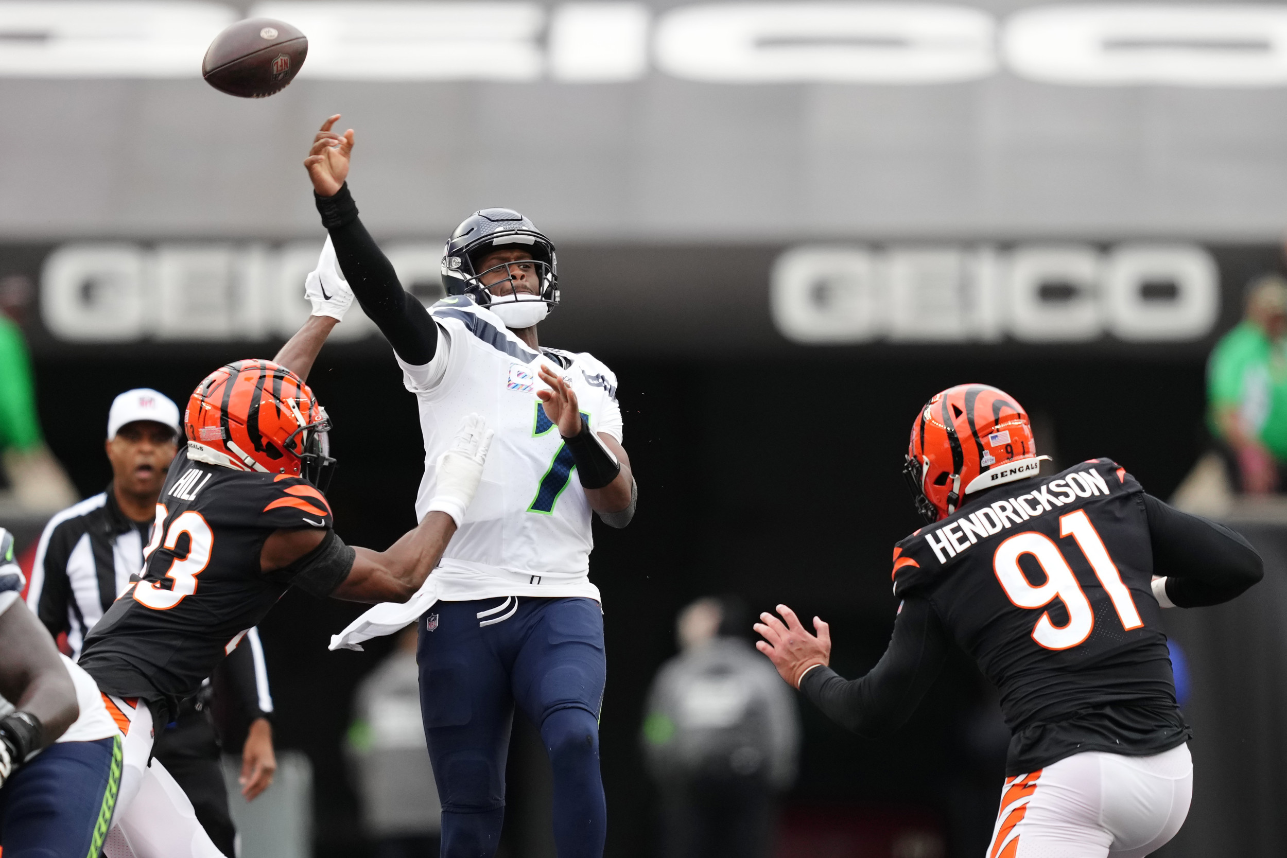 Bengals Star Defender Expected to Miss Remainder of Season With Torn ACL
