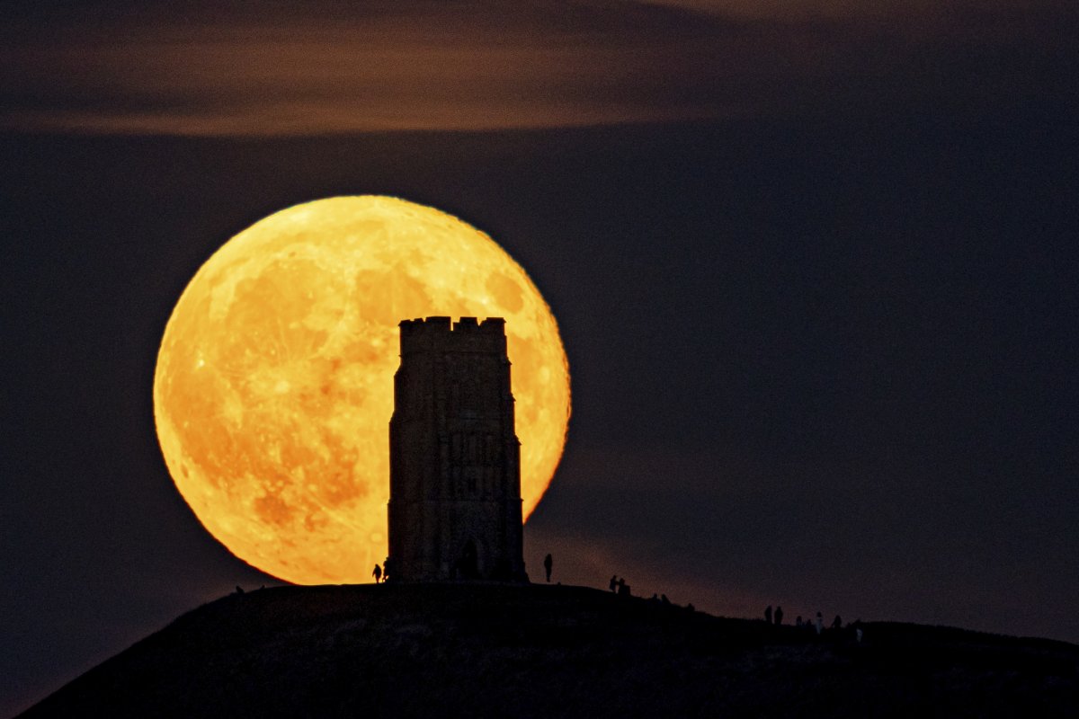 October Hunter’s Moon 2024:  see the largest supermoon of the 12 months