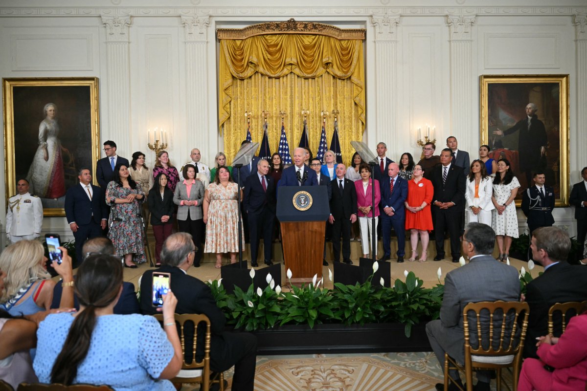 President Biden with lawmakers and Dreamers