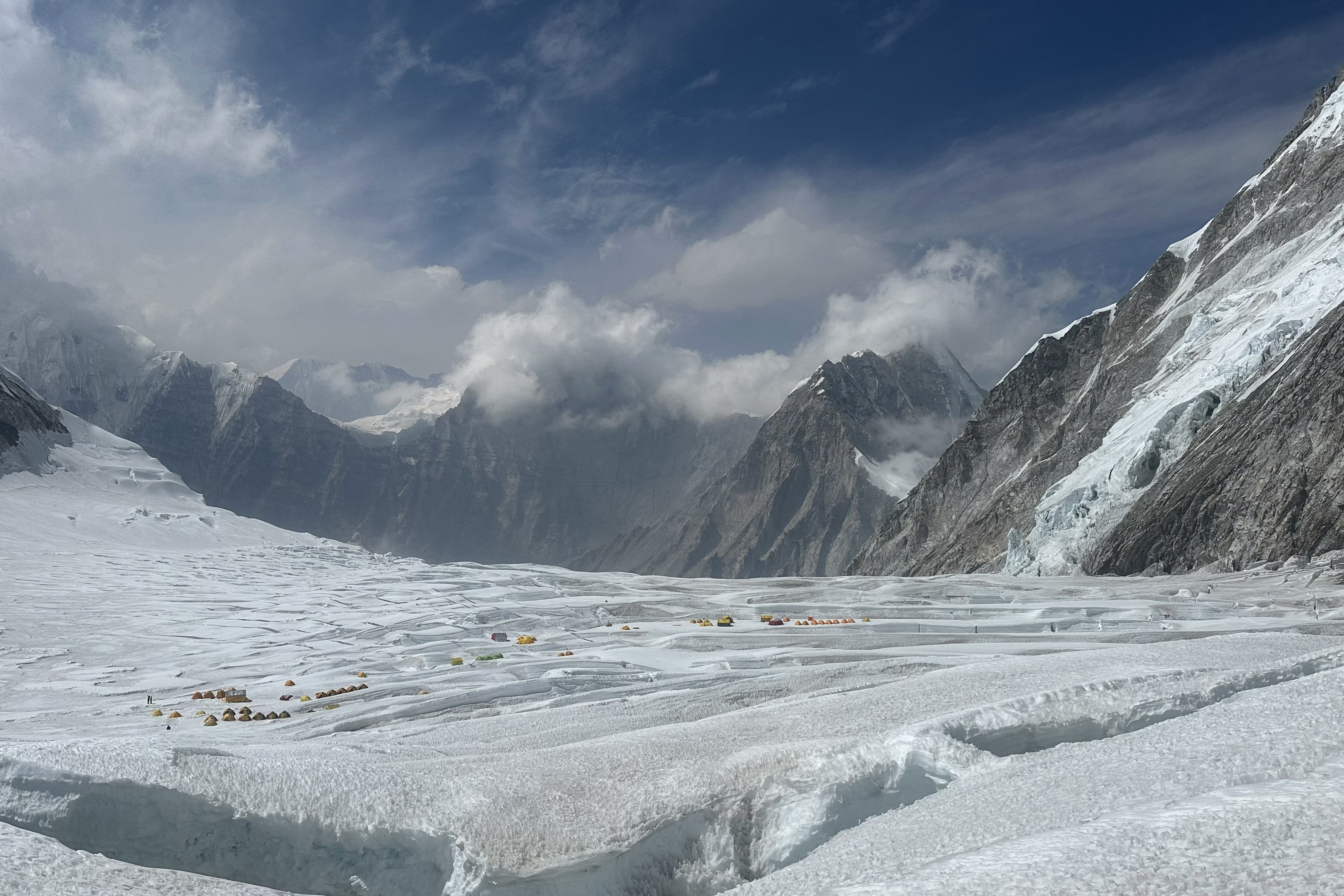 American climber falls to his death on one of world’s highest mountains