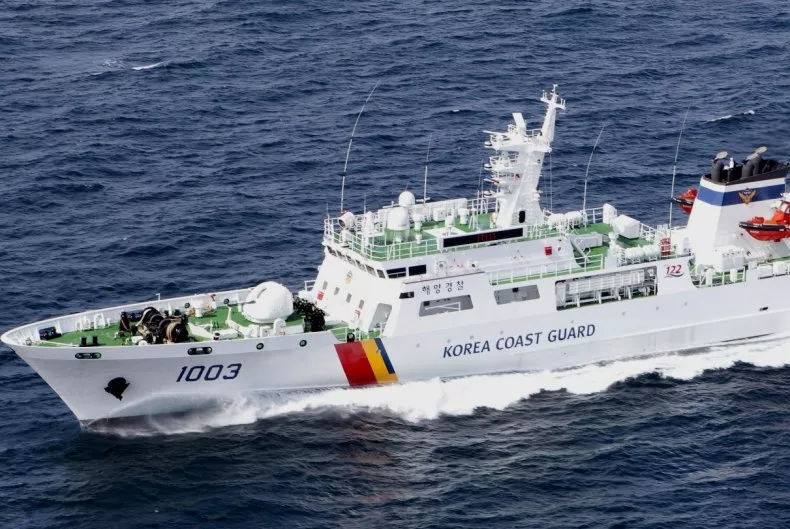 यह अंत की शुरुआत है - Pagina 9 South-korean-coast-guard-ship