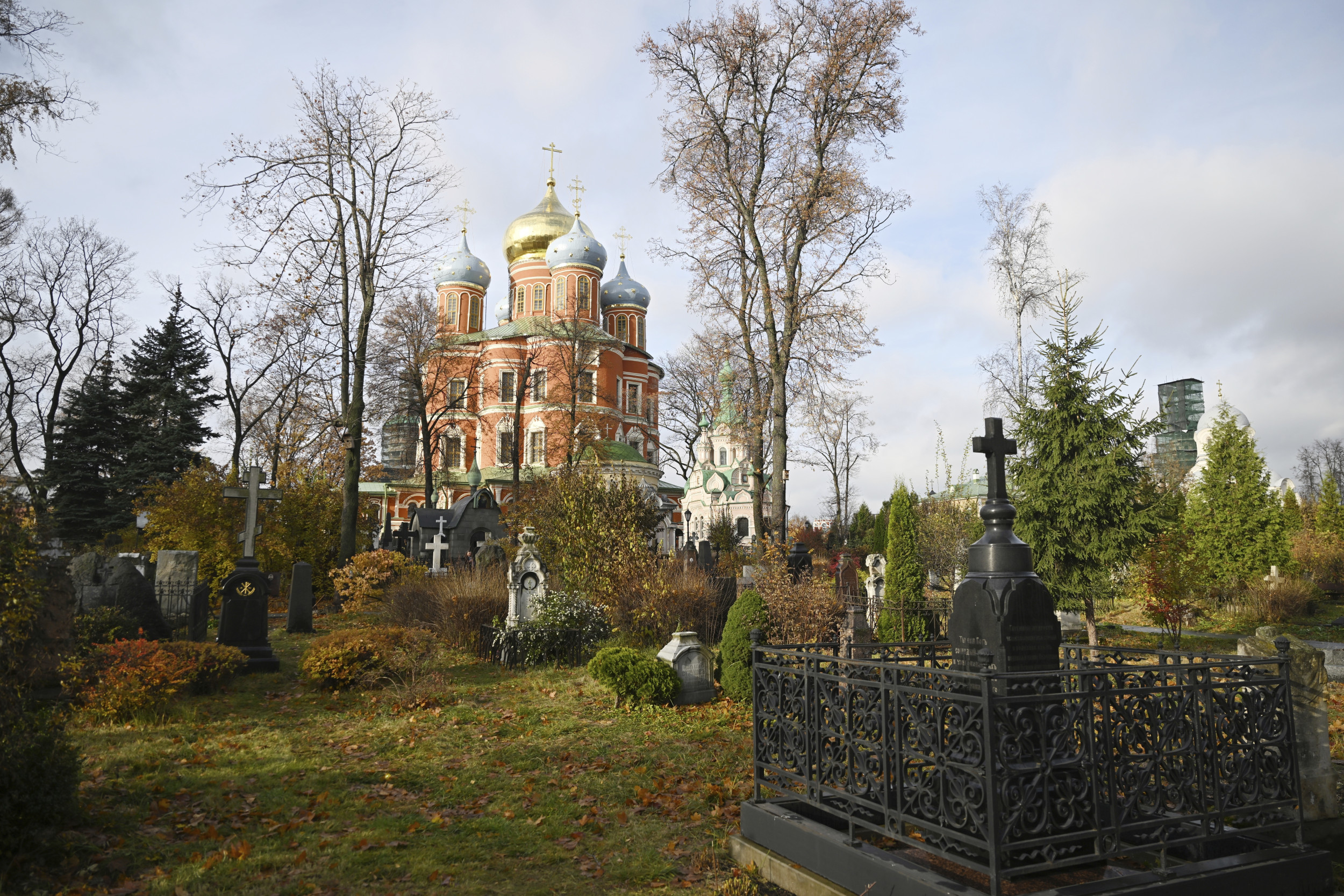 Russia Is Running Out of Cemeteries