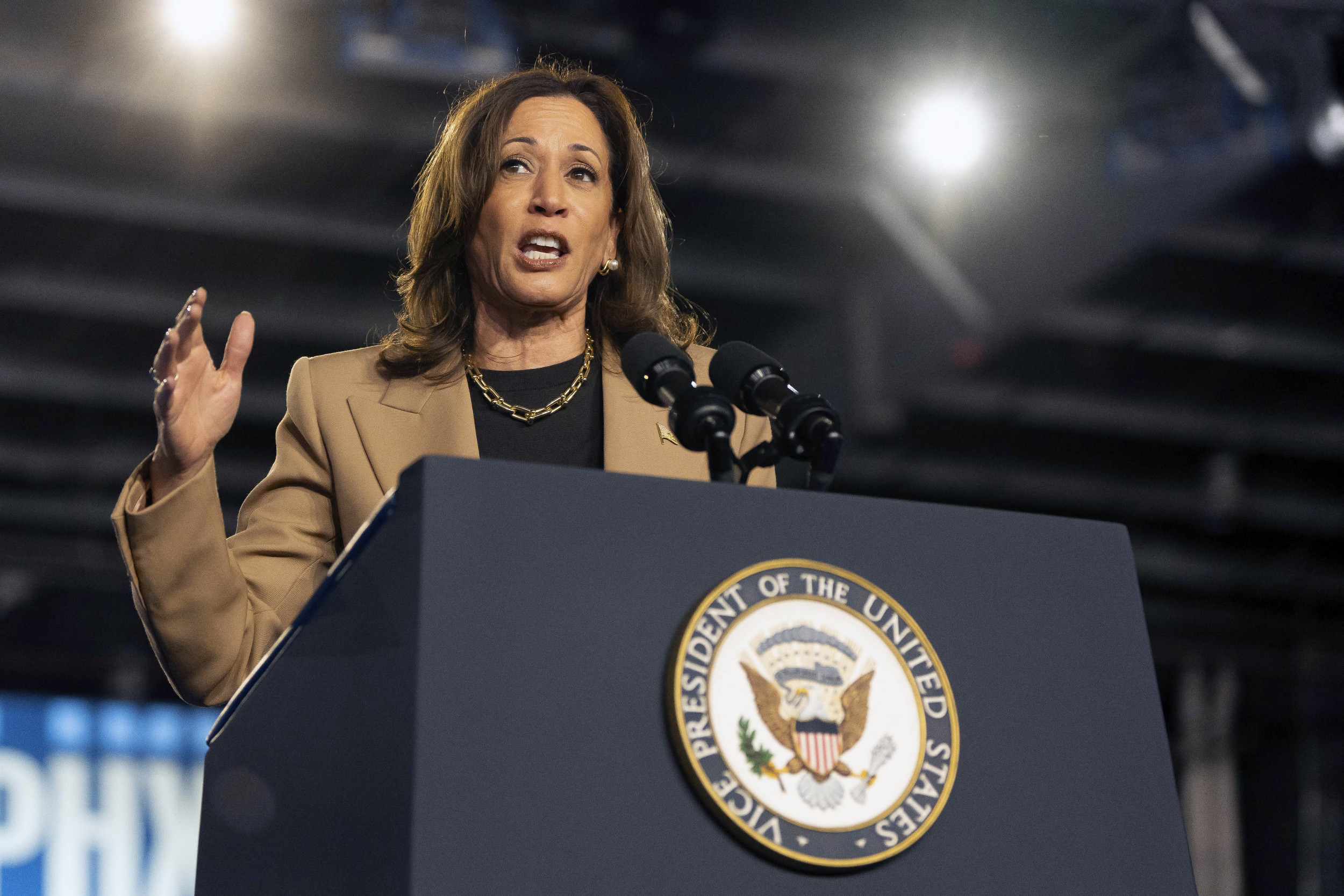 Kamala Harris Experiencing Gender Divide Among Hispanic Voters: Poll