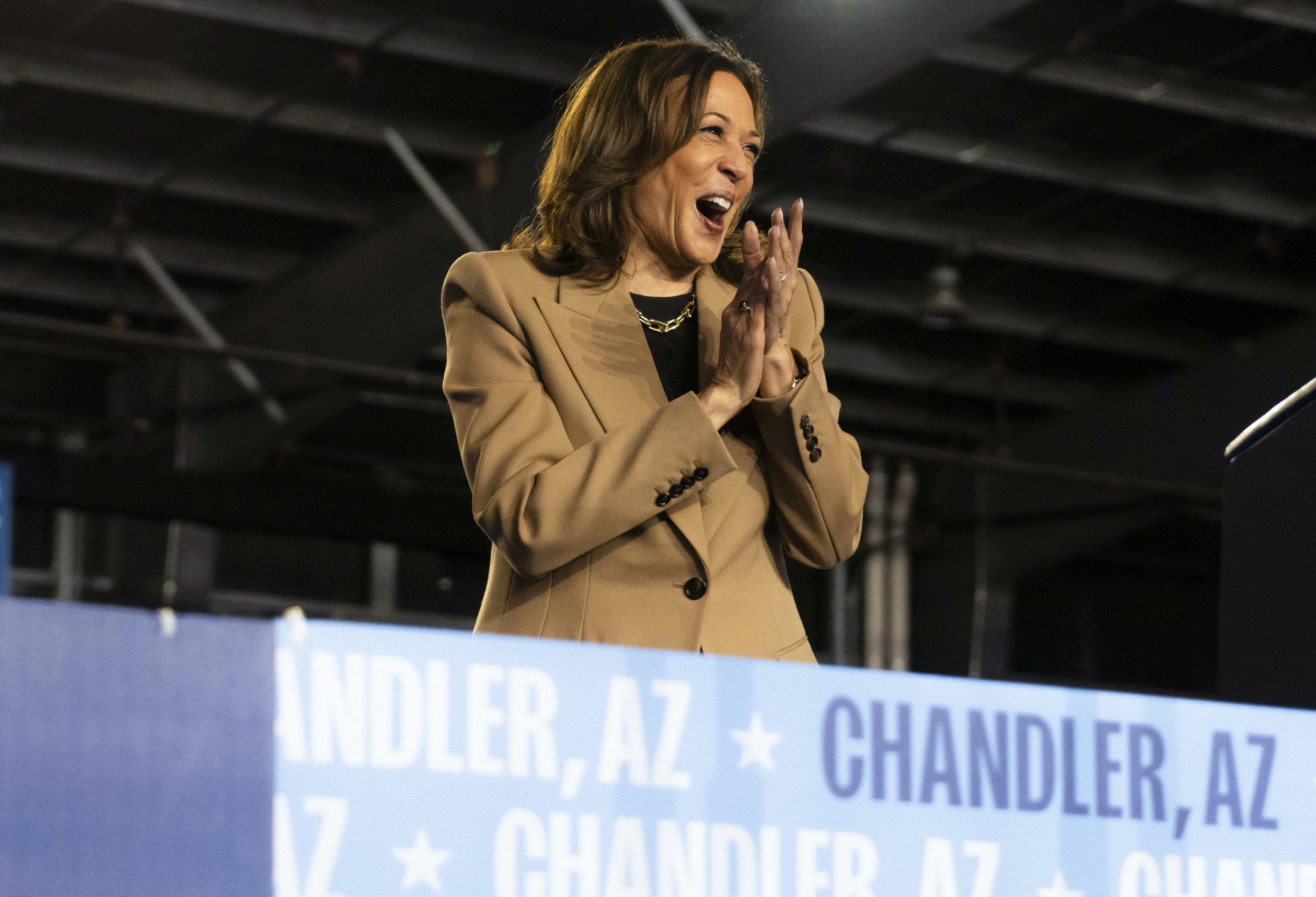 Kamala Harris Intensifies Campaigning in Arizona: What Are Her Chances?