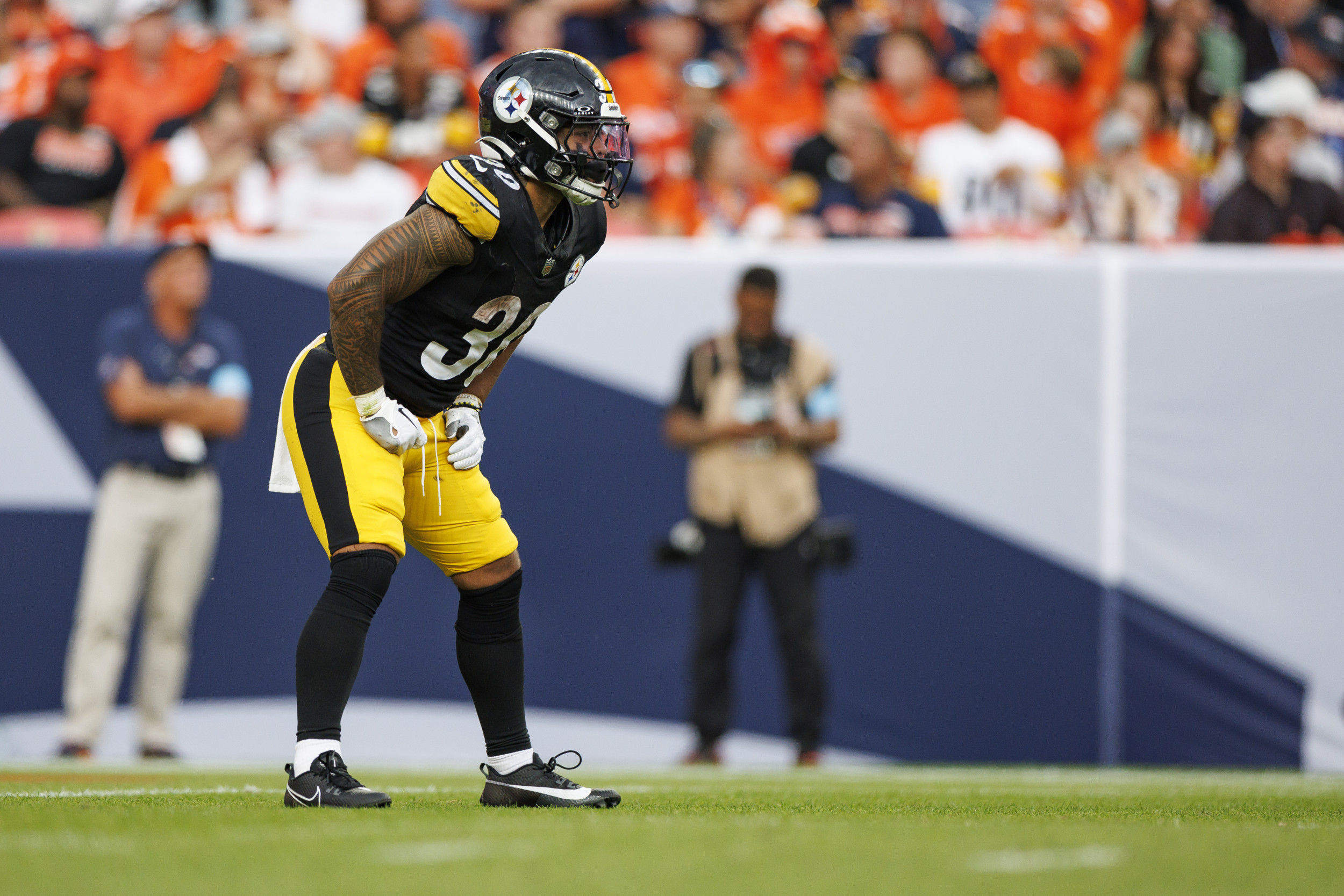 Steelers Get Major Update on RB Jaylen Warren’s Injury Status