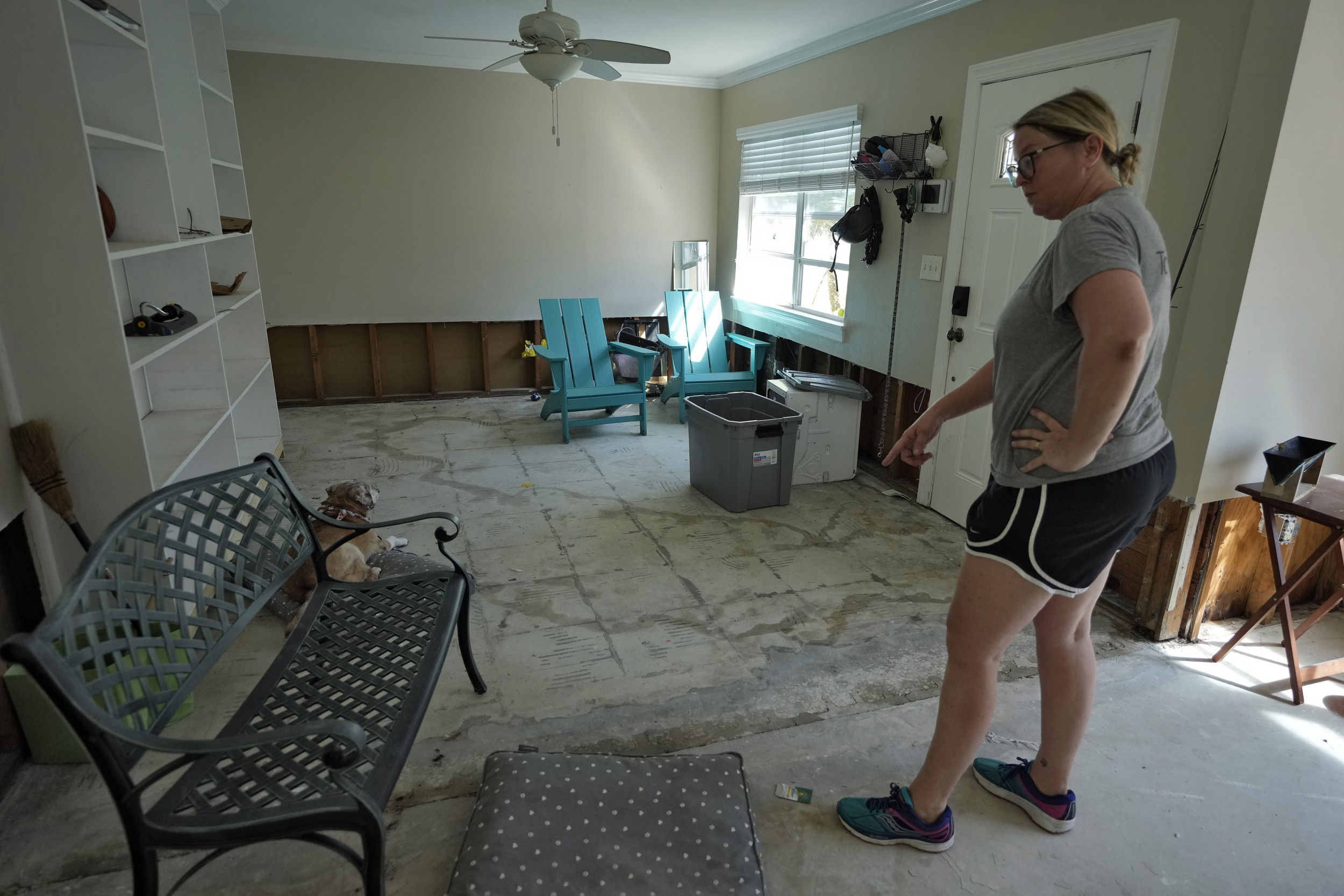 Families Rally Together to Rebuild After Hurricanes Wreak Havoc in Tampa thumbnail