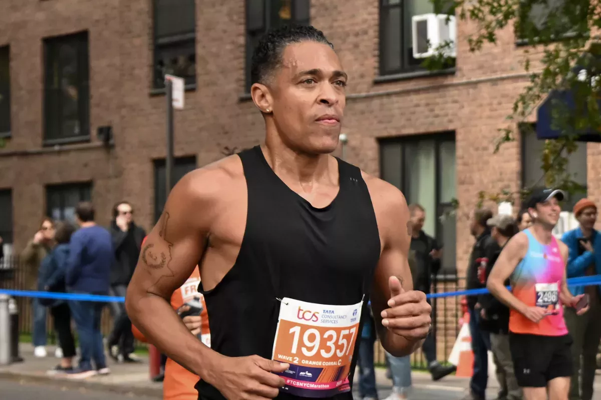 https://d.newsweek.com/en/full/2495481/t-j-holmes-running-marathon.webp