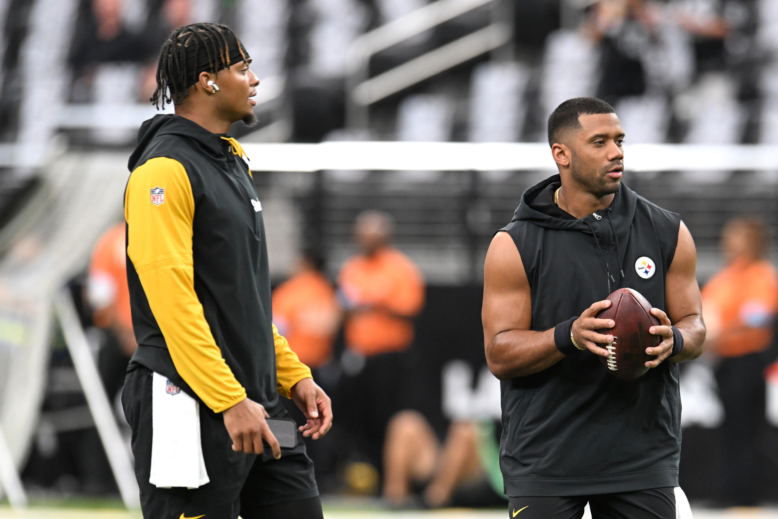 Steelers HC Mike Tomlin 'Considering' Wild Quarterback Change For Week