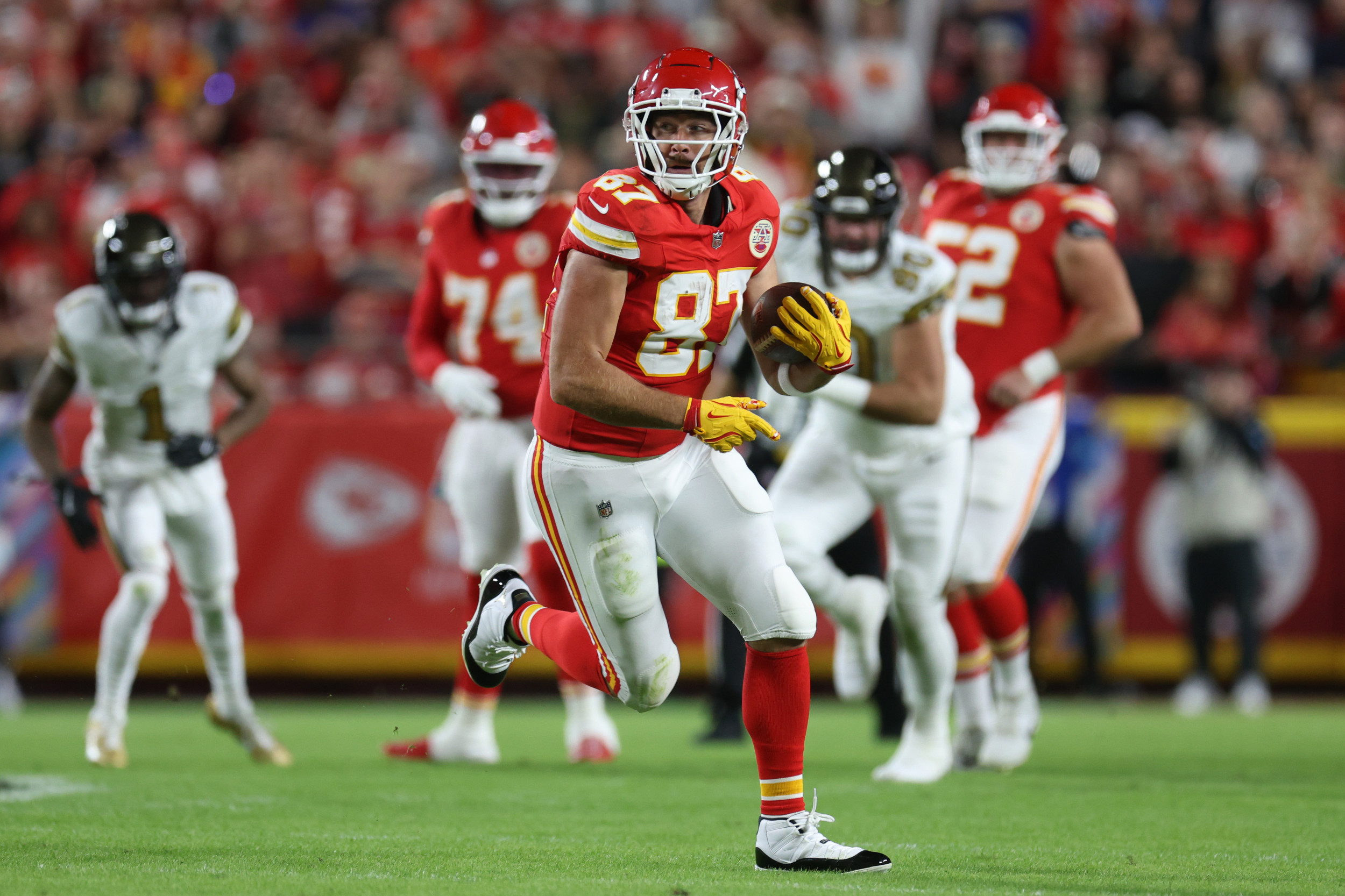 Chiefs-49ers Player Props: Chiefs TE Travis Kelce Poised for Big Game