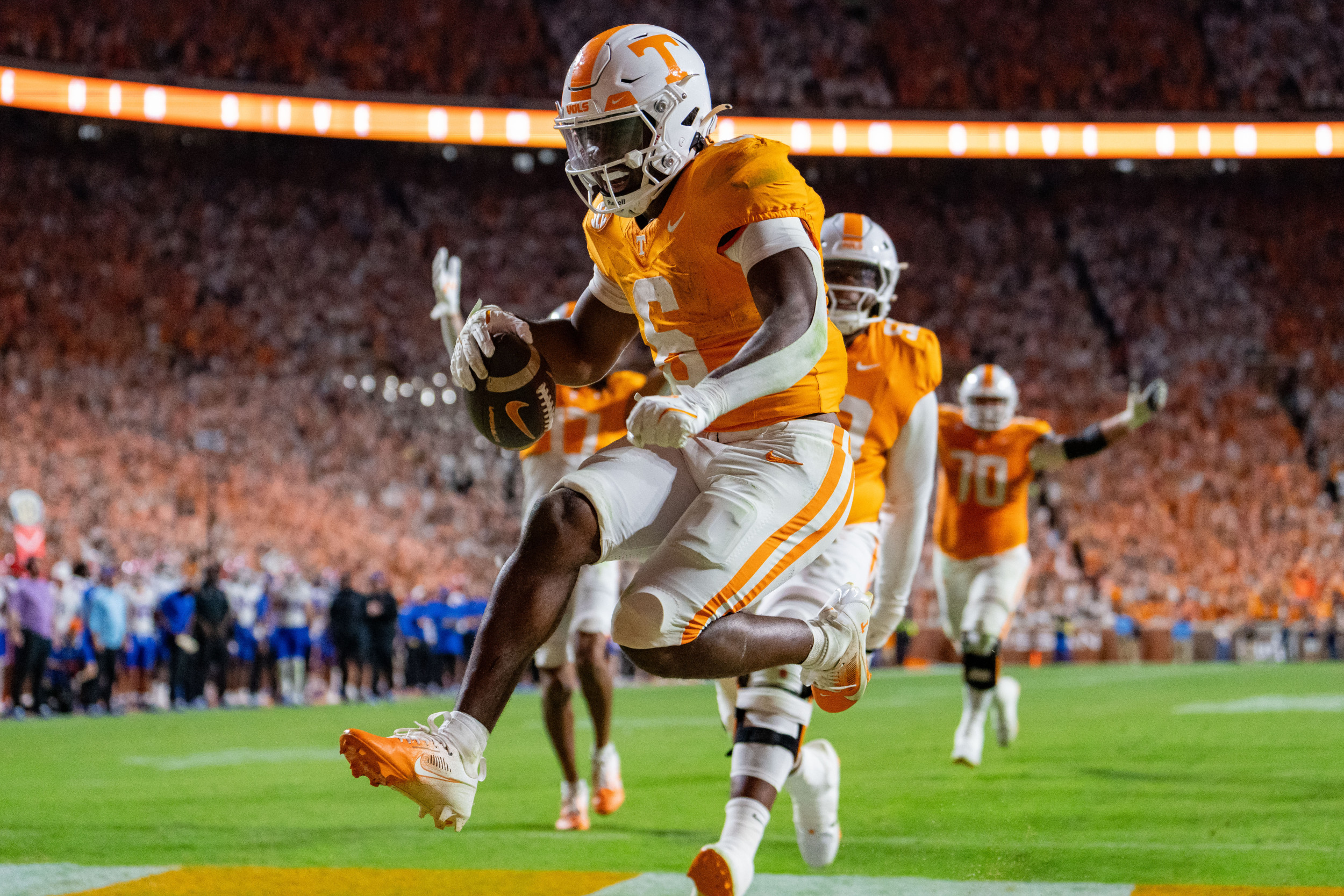 Alabama vs. Tennessee Odds, Best Bets: Tide Laying 3 Points at Neyland