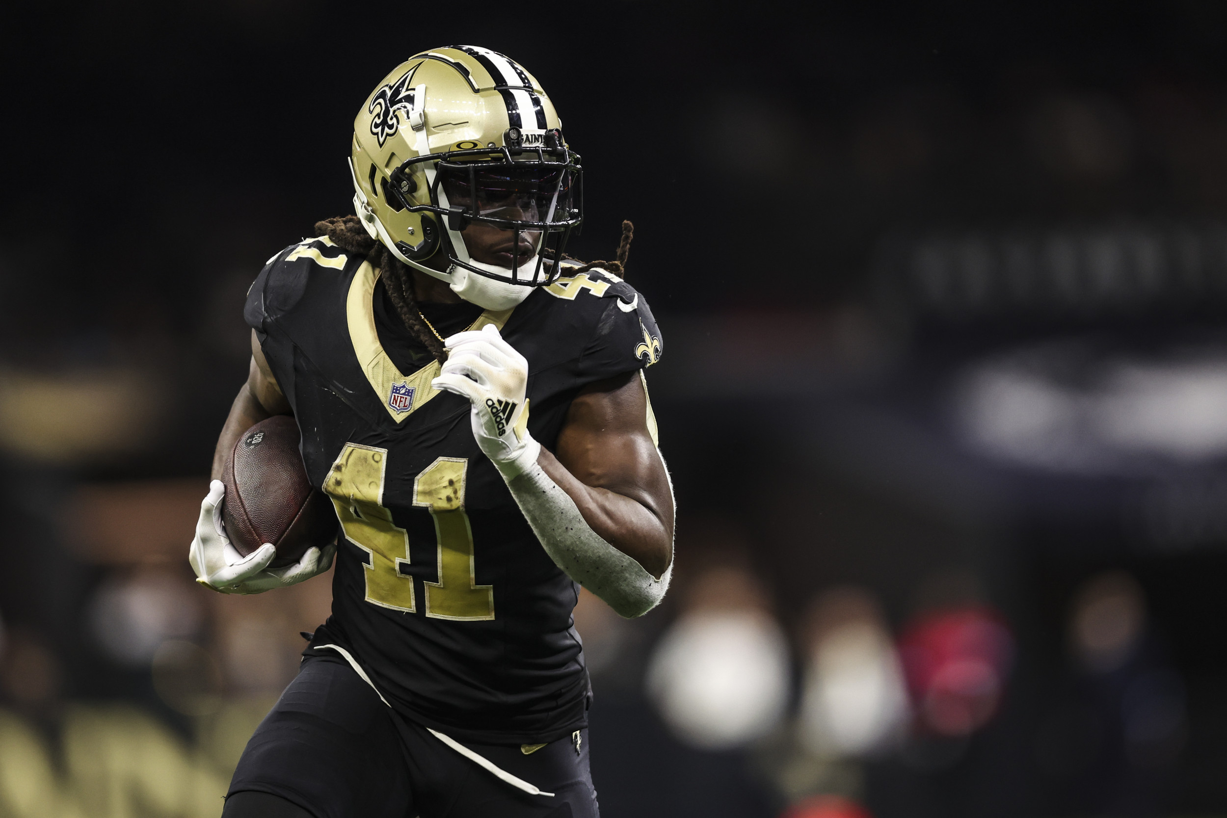 Saints Extend Kamara's Contract Amid Challenging Season