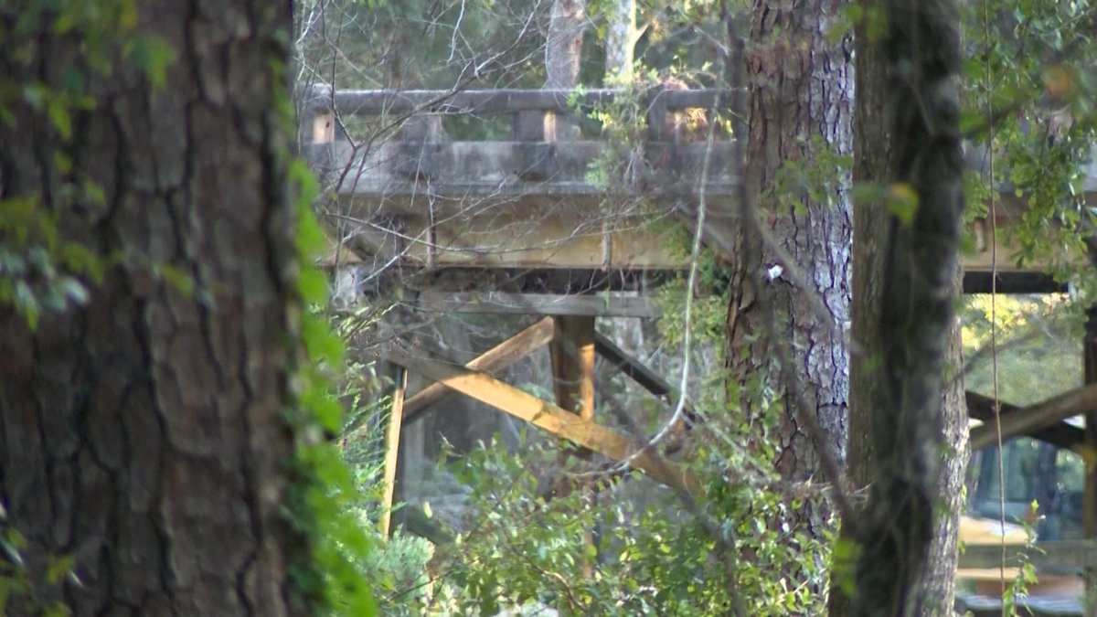 Bridge collapse in Mississippi