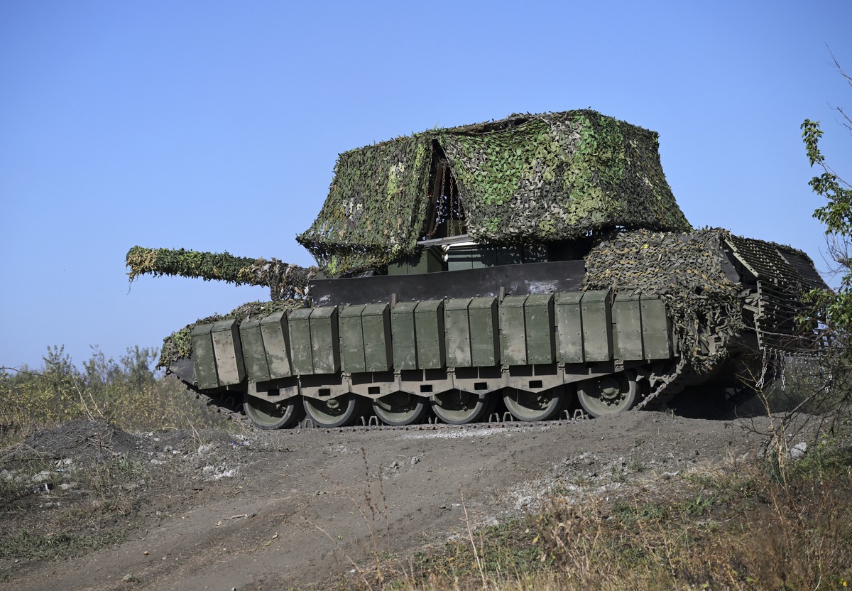 Kyiv Reports Alarming Losses of Russian Tanks and Armored Vehicles