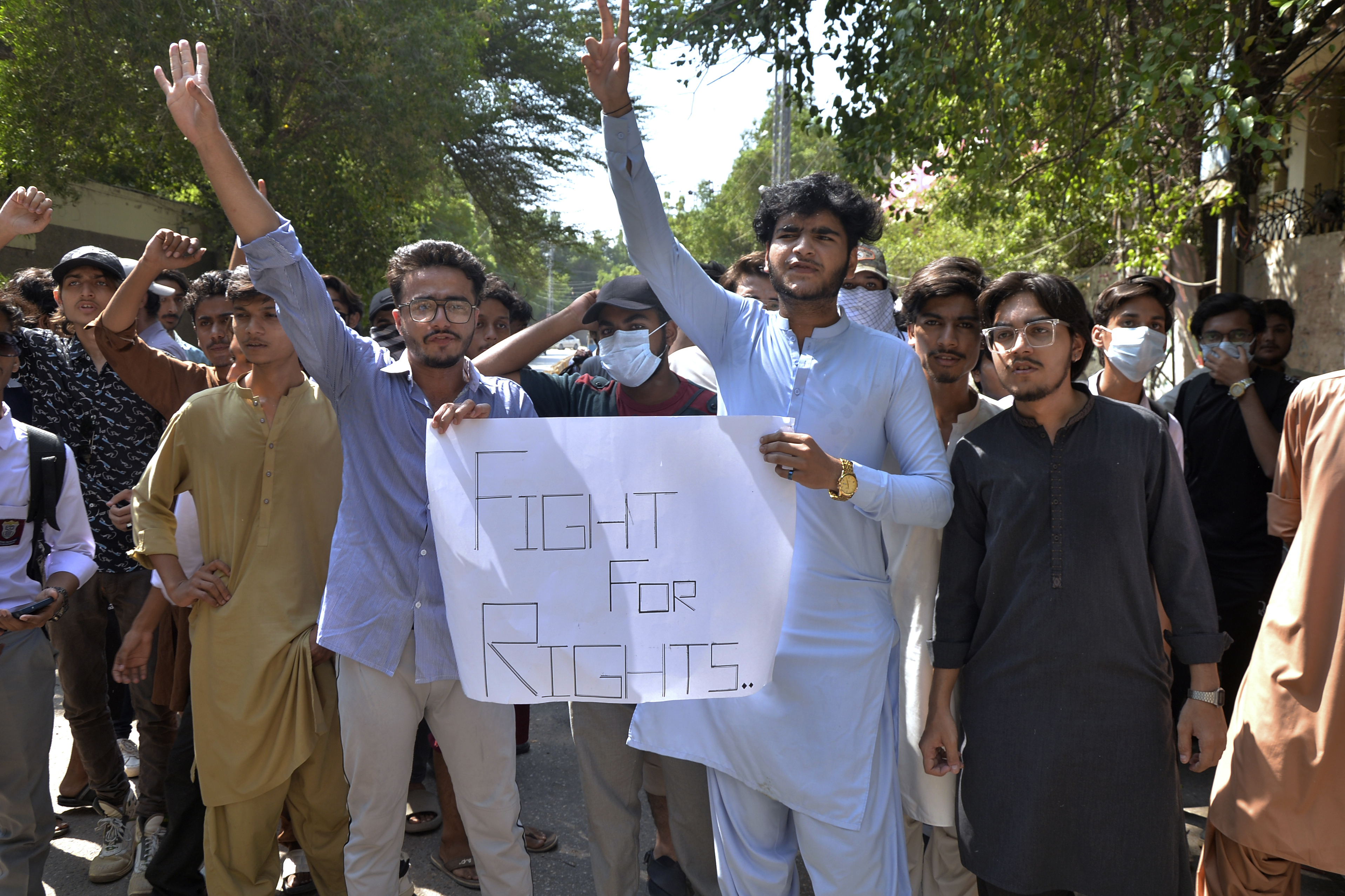 Police Clash With Students Protesting Alleged On-Campus Rape Police Clash With Students Protesting Alleged On-Campus Rape