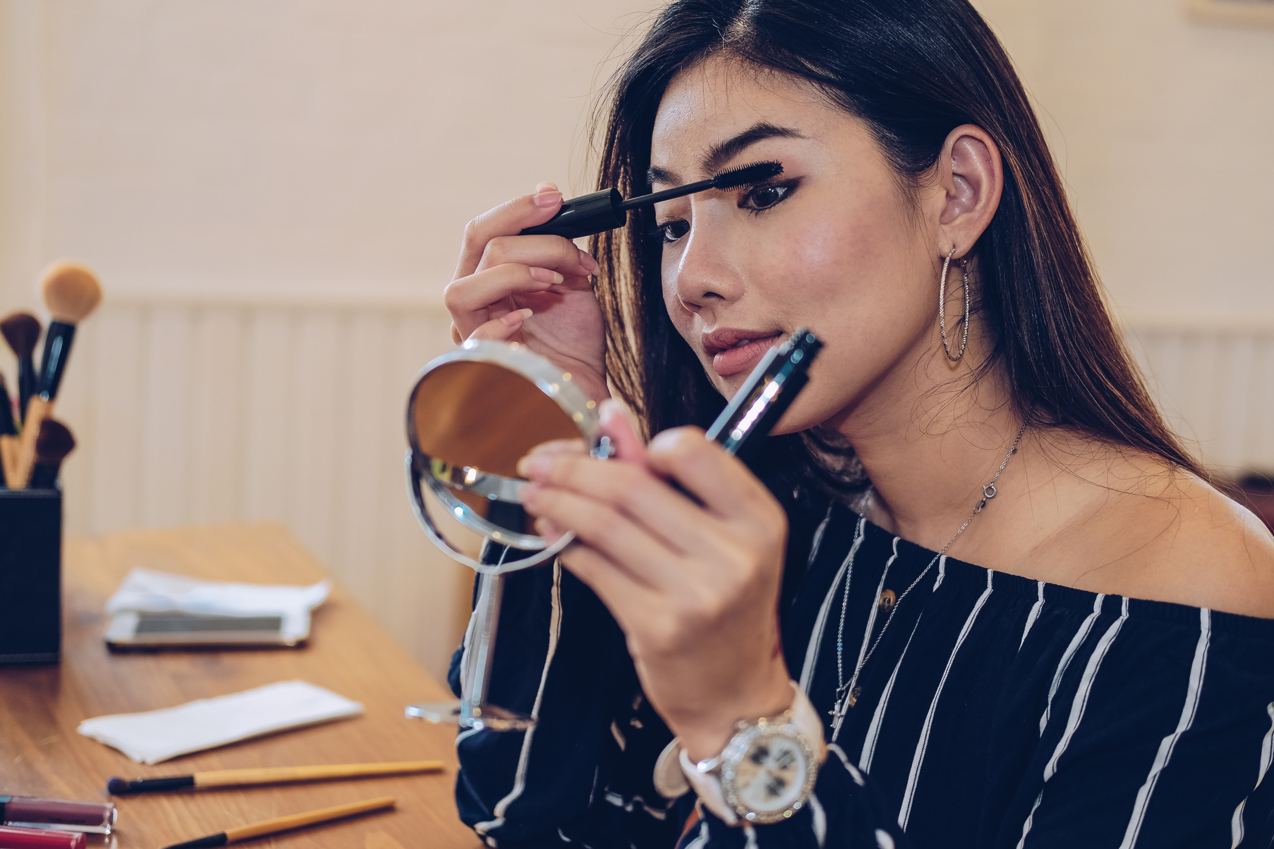 newsweek.com - Lucy Notarantonio - Woman films a makeup tutorial, but there's a 'terrifying' twist