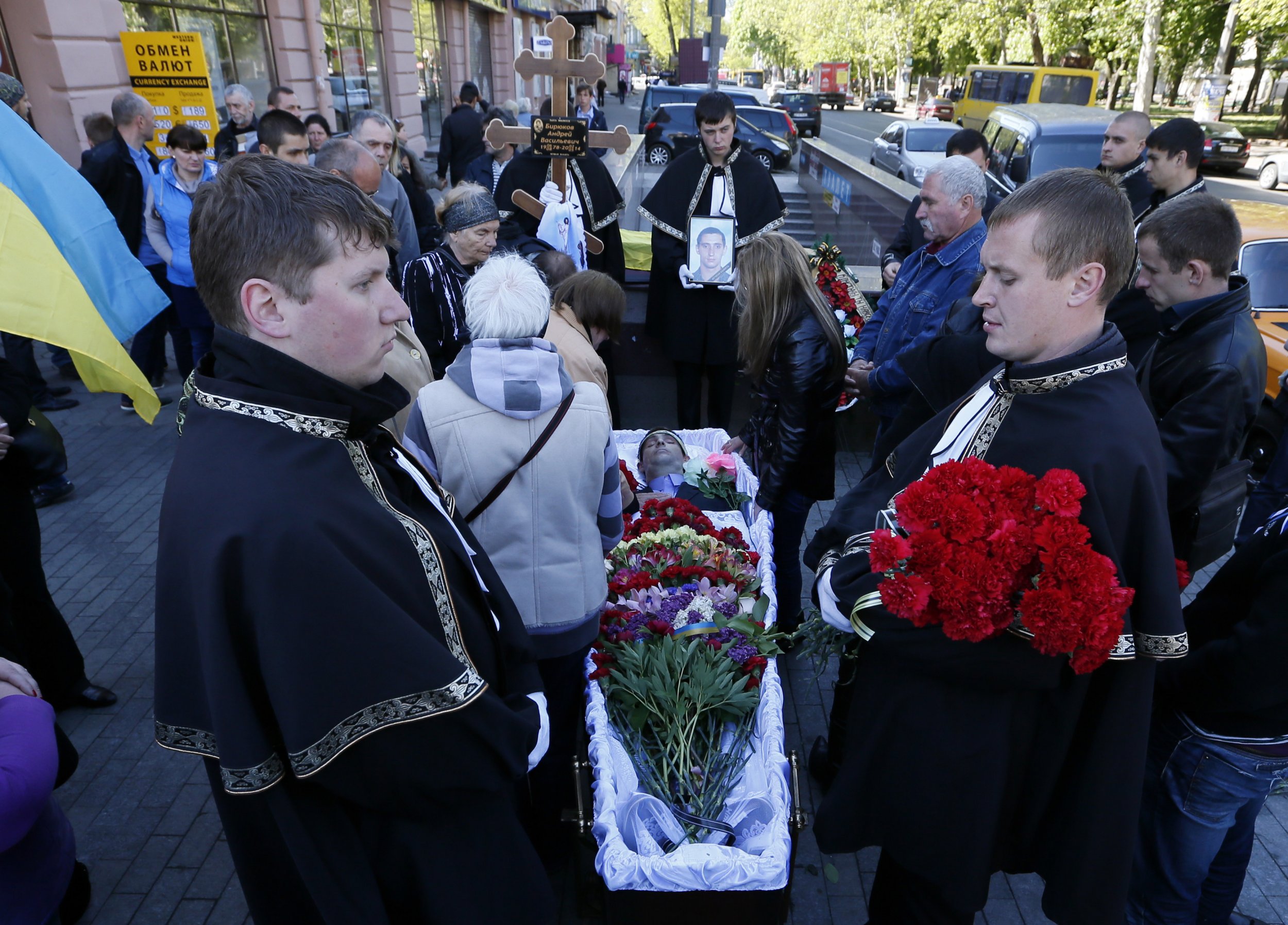 Сколько погибших в одессе. Погибшие в доме профсоюзов в Одессе. Жертвы в Одессе в доме профсоюзов 2 мая.
