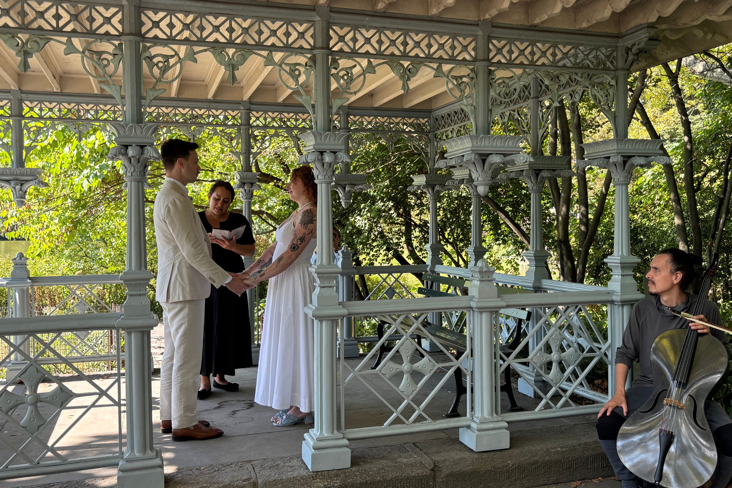 Stranger Gives Bride Gift During Wedding in NYC—Later Realizes