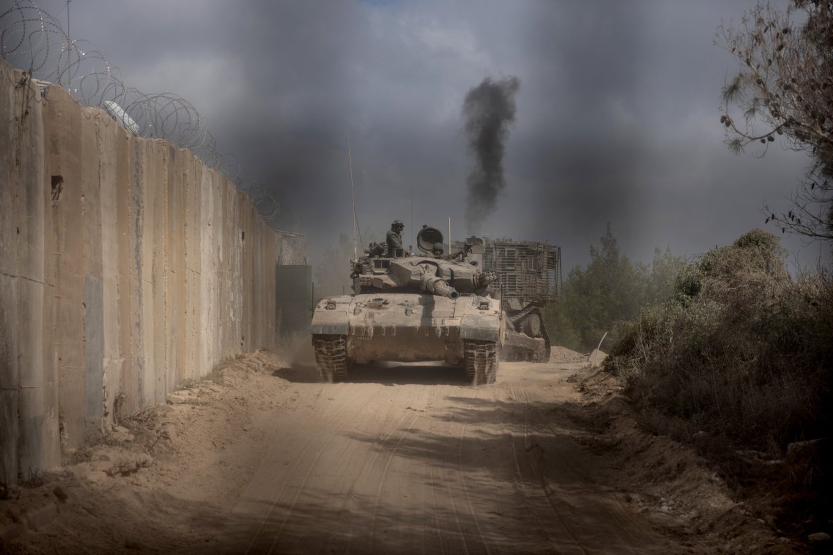 IDF, tank, crosses, into, Lebanon