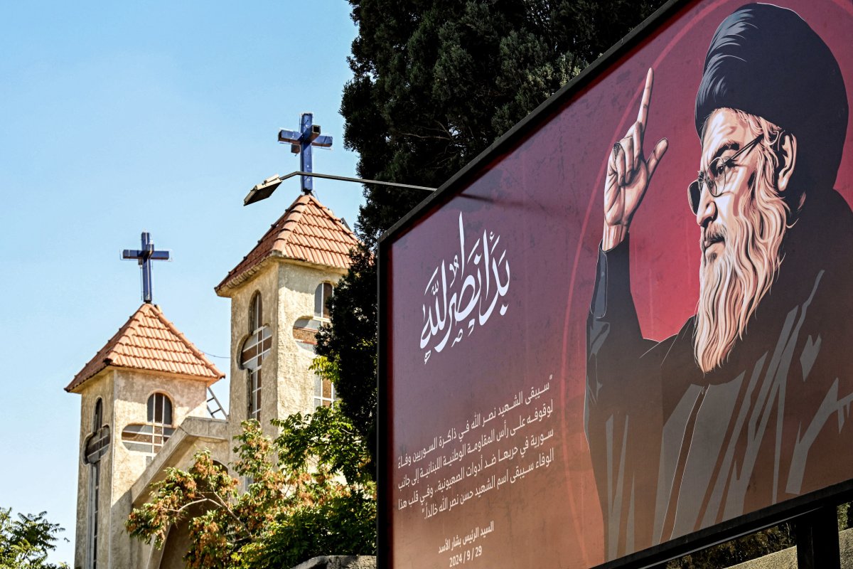 Hezbollah, Hassan, Nasrallah, photo, near, Syria, church